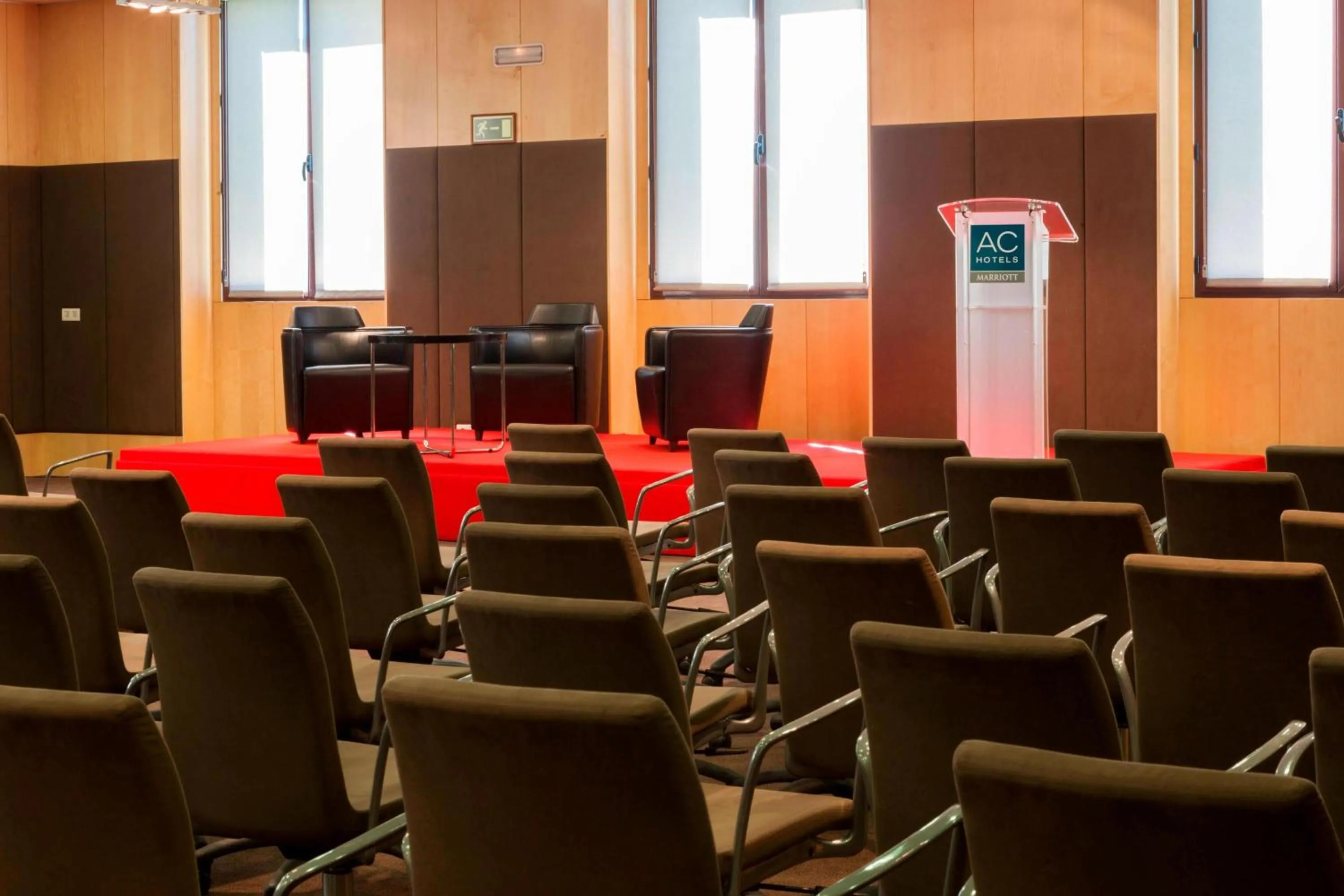 Meeting/conference room in AC Hotel Palacio de Santa Ana by Marriott
