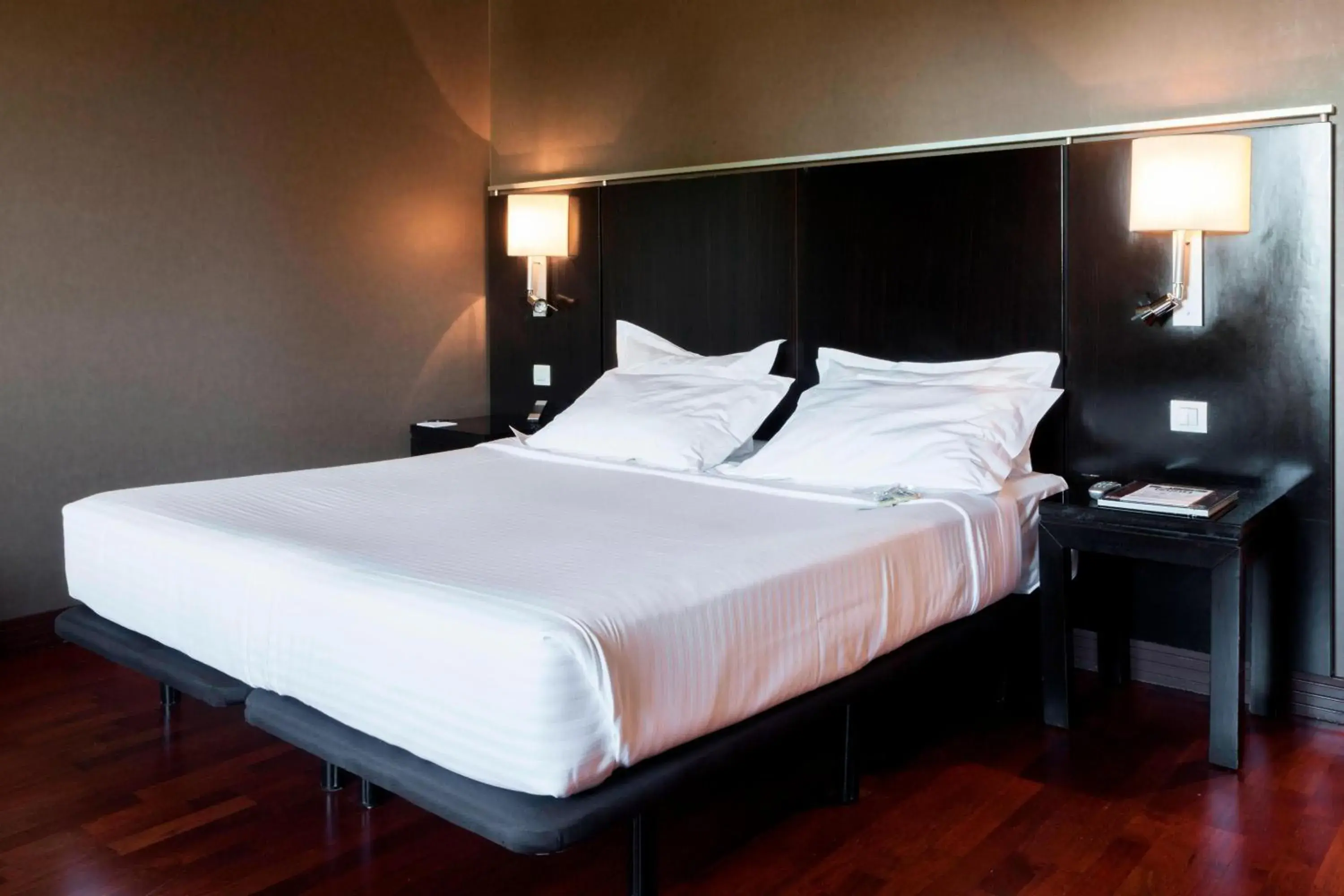 Superior King Room in AC Hotel Palacio de Santa Ana by Marriott Superior King Room in AC Hotel Palacio de Santa Ana by Marriott