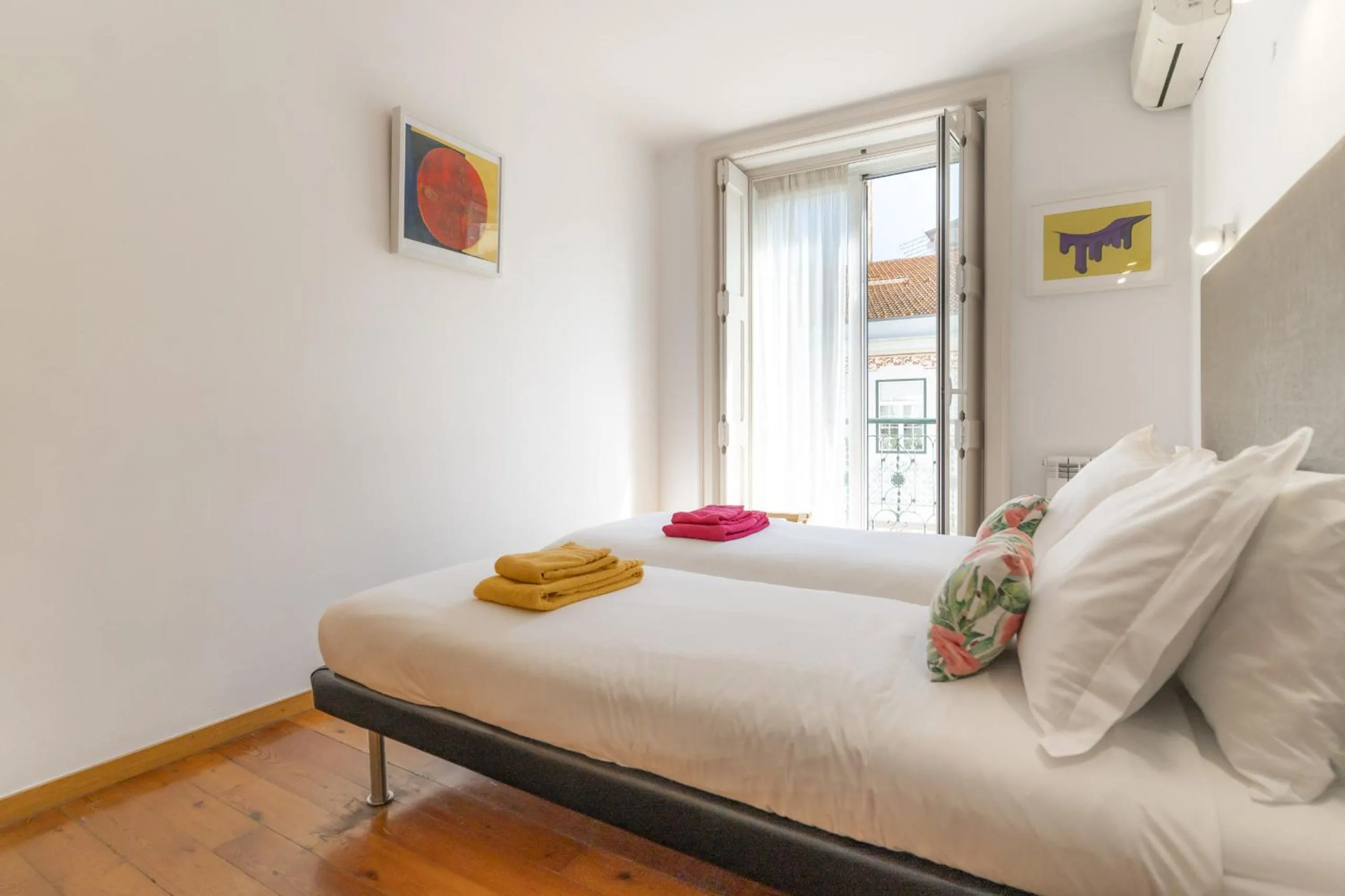 Bed in LV Premier Apartments Baixa- PR