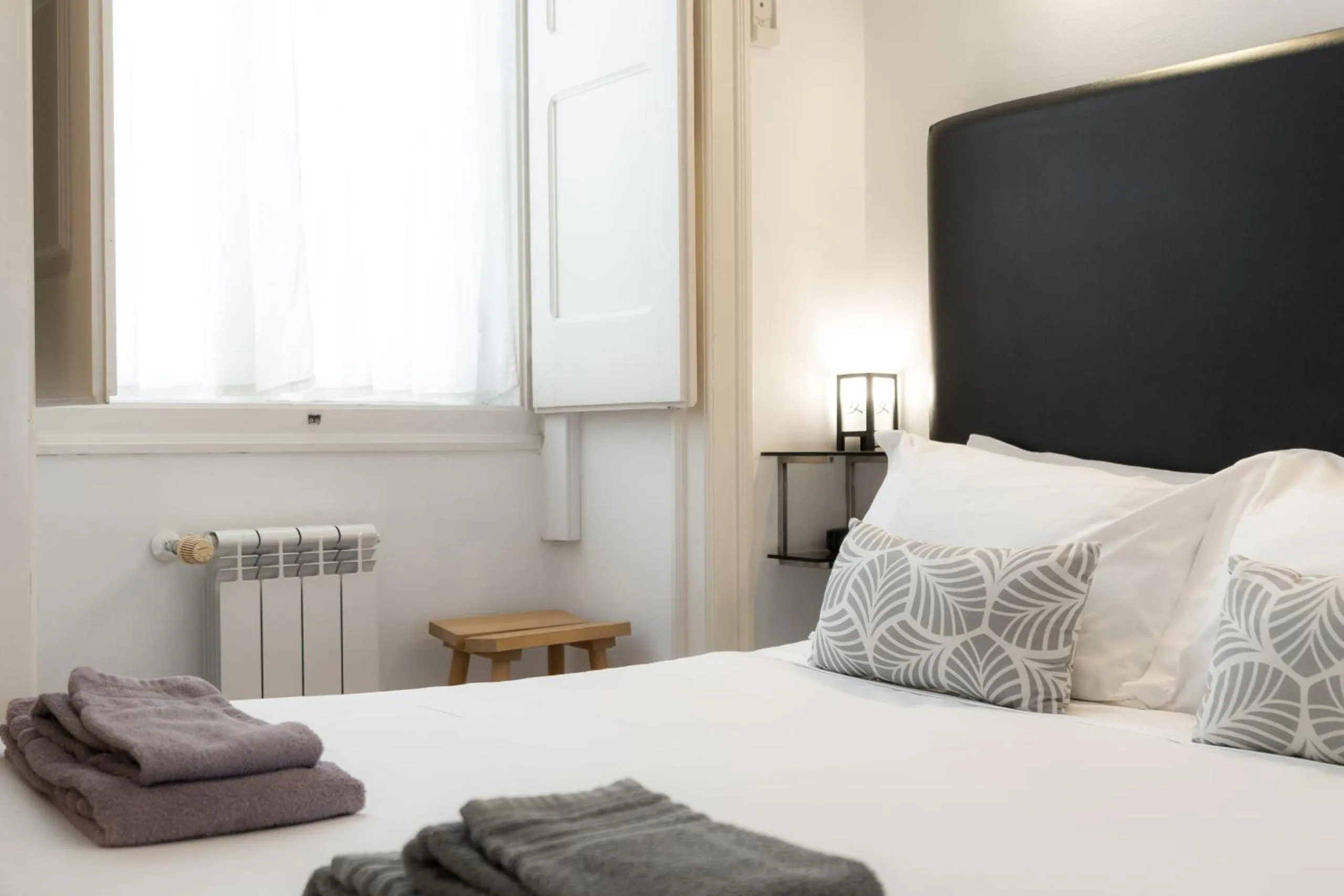 Bed in LV Premier Apartments Baixa- PR