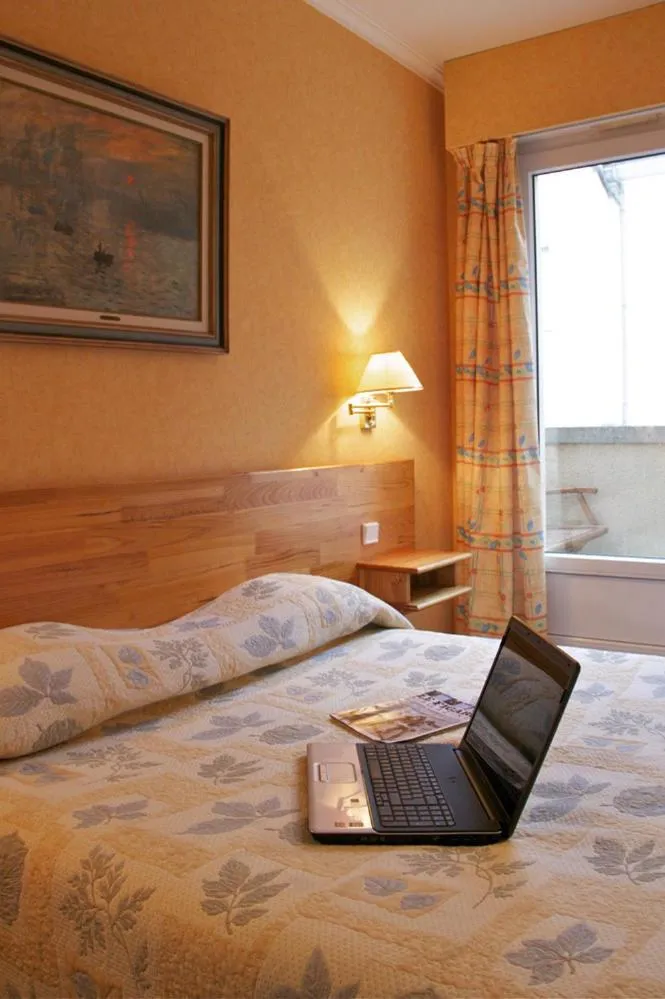 Triple Room in Hotel Sully