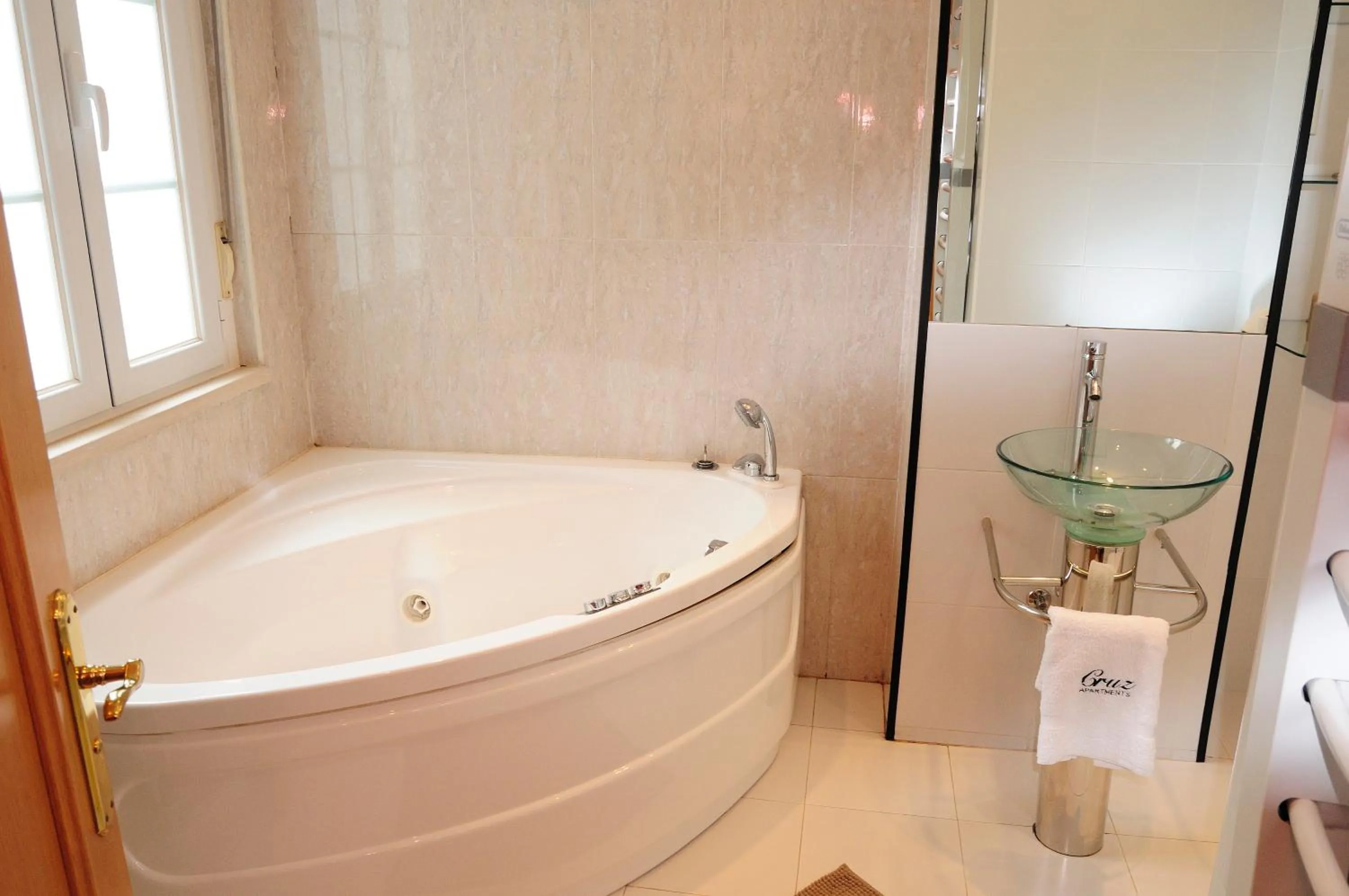 Bathroom in Cruz Apartments