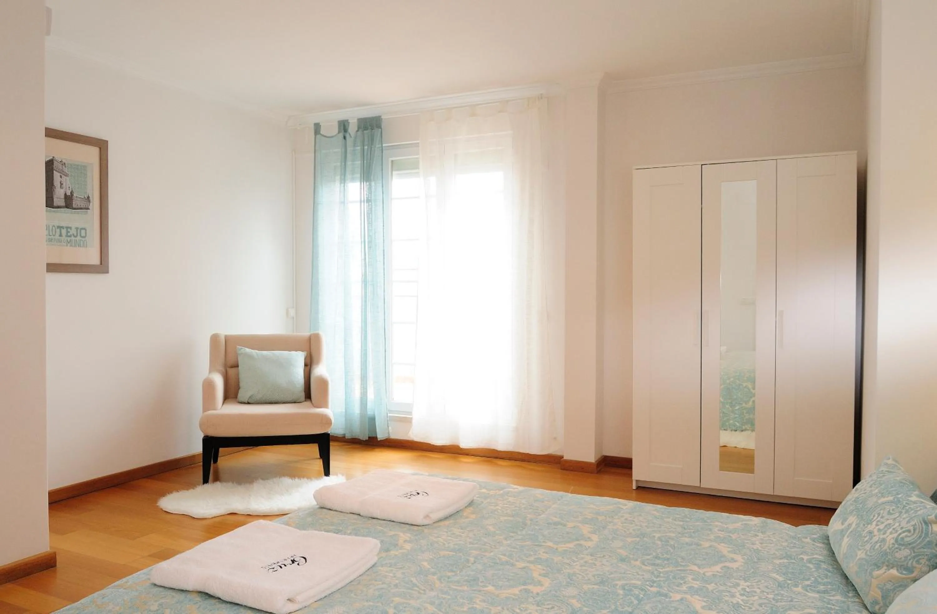 Bedroom, Bed in Cruz Apartments