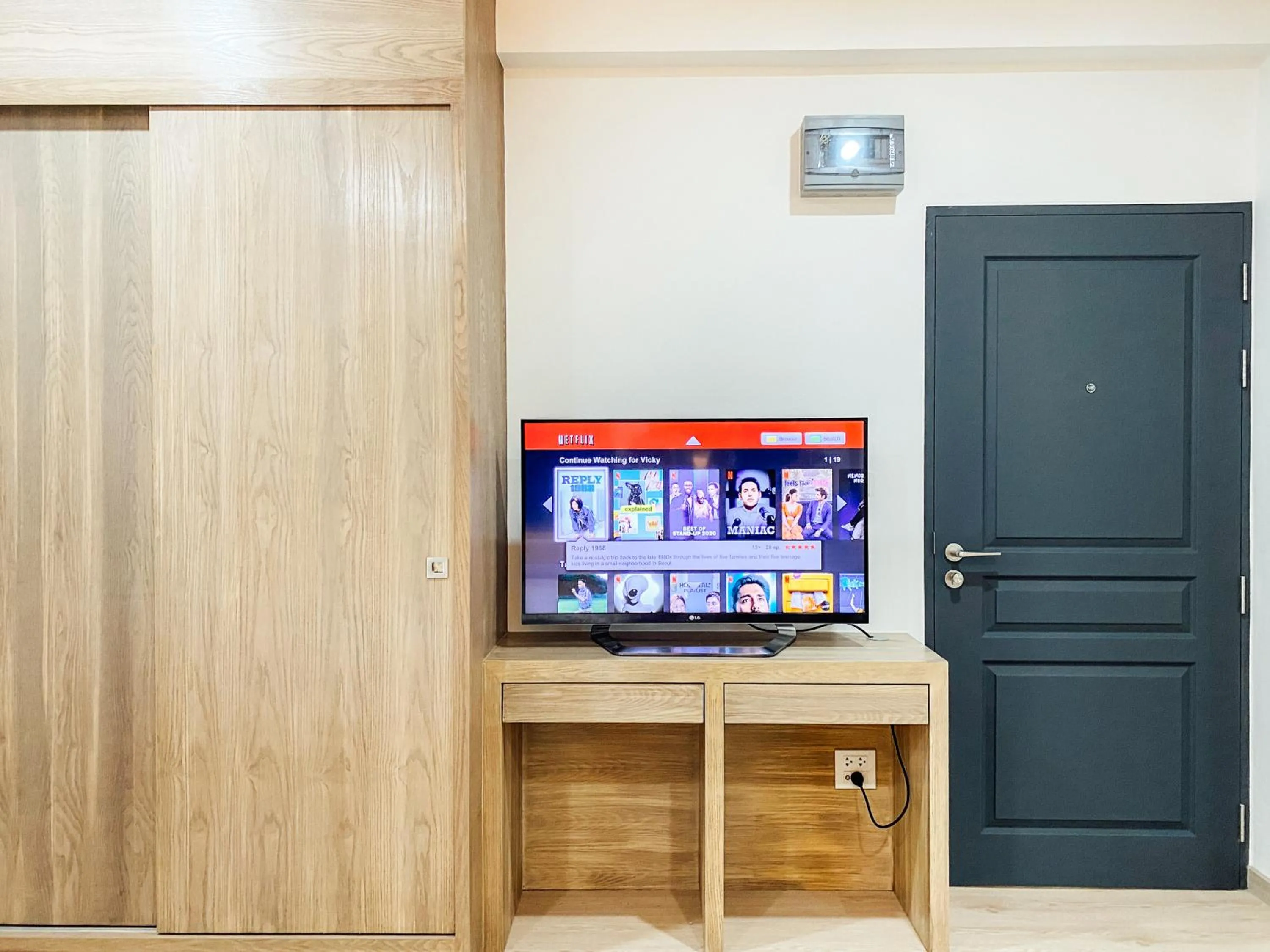 TV and multimedia in GP House Bangkok - Sukhumvit Onnut BTS Skytrain