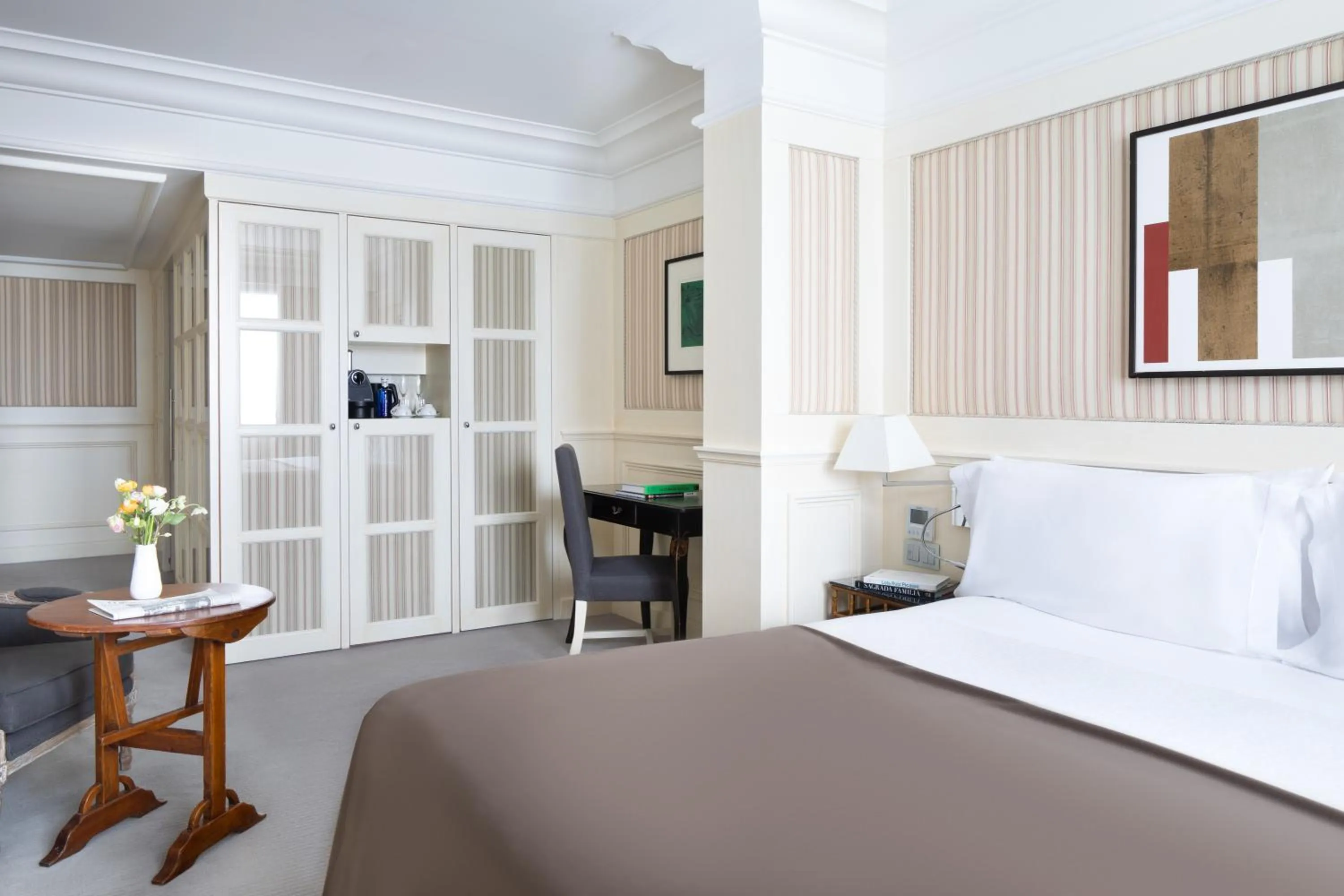 Photo of the whole room, Bed in Majestic Hotel & Spa Barcelona GL