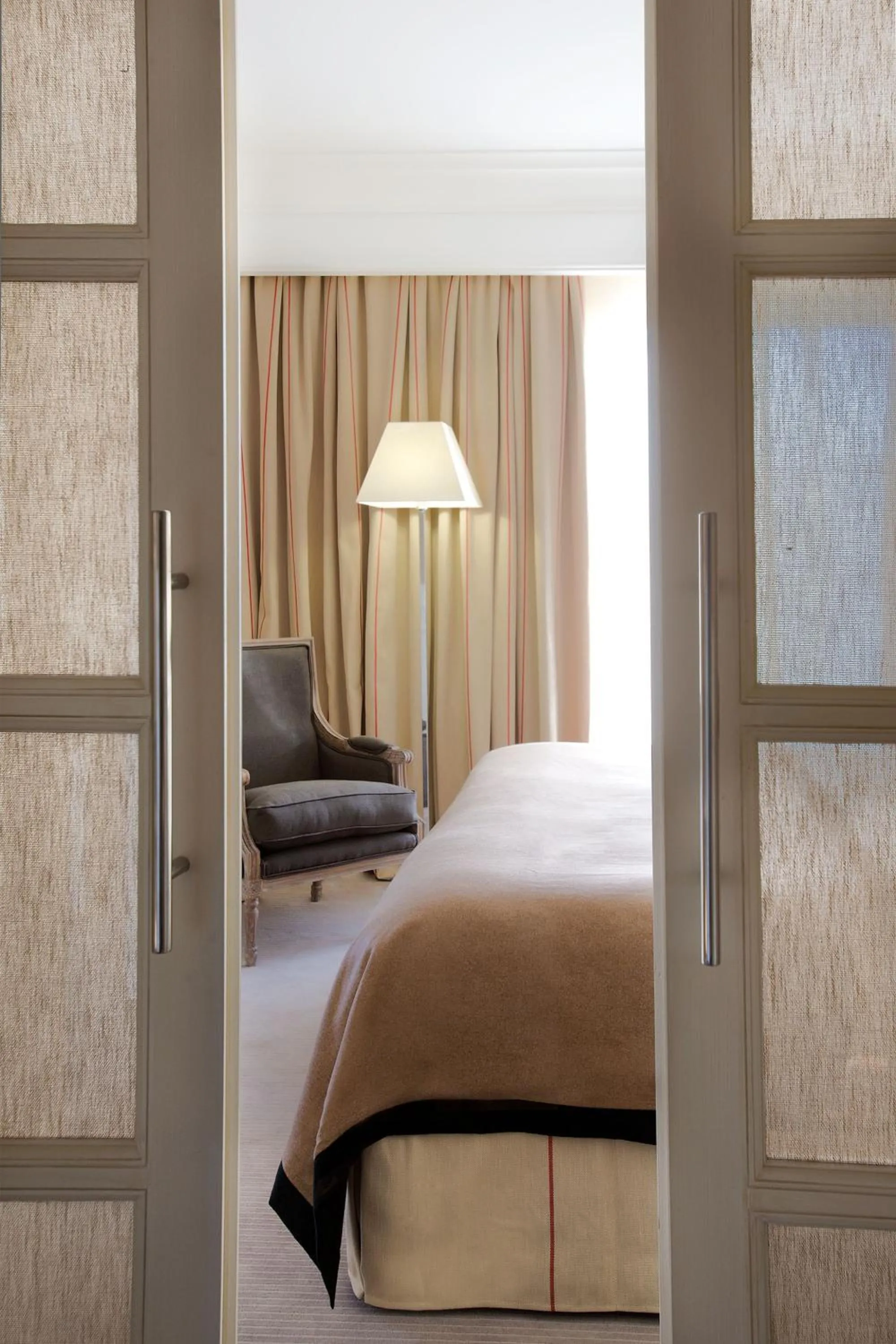 Photo of the whole room, Bed in Majestic Hotel & Spa Barcelona GL