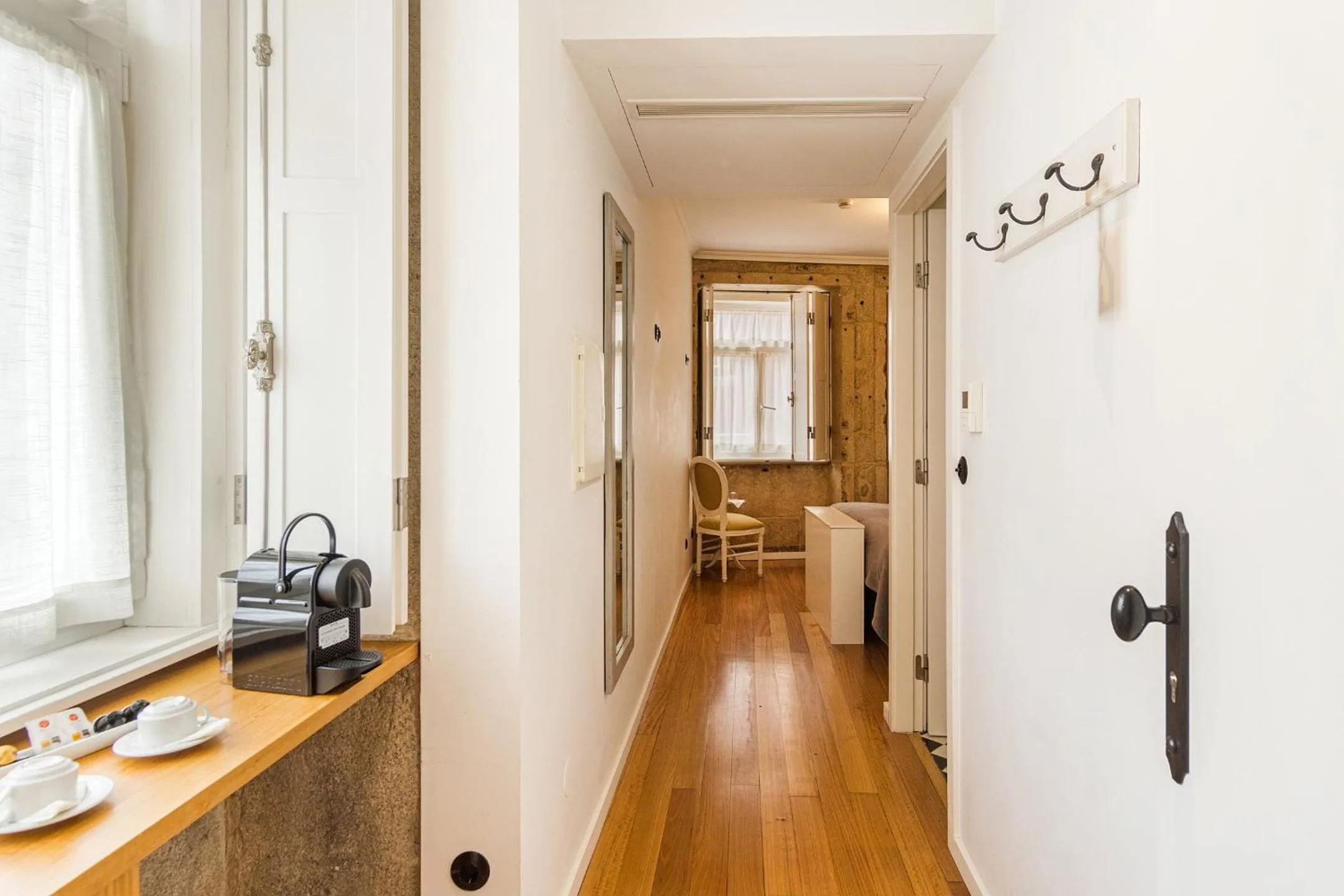 Photo of the whole room in 1872 River House by Olivia