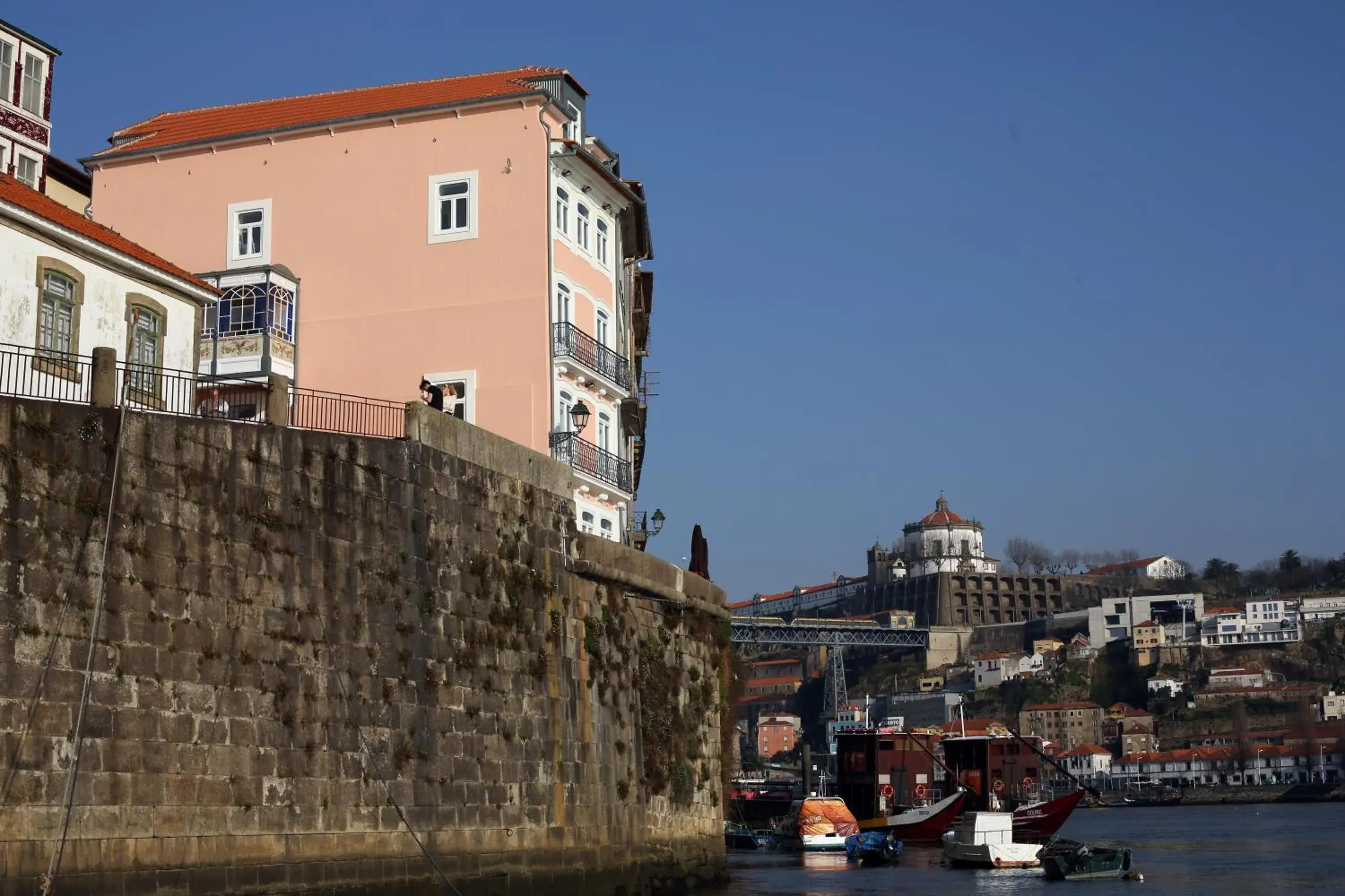 Facade/entrance in 1872 River House by Olivia Facade/entrance in 1872 River House by Olivia