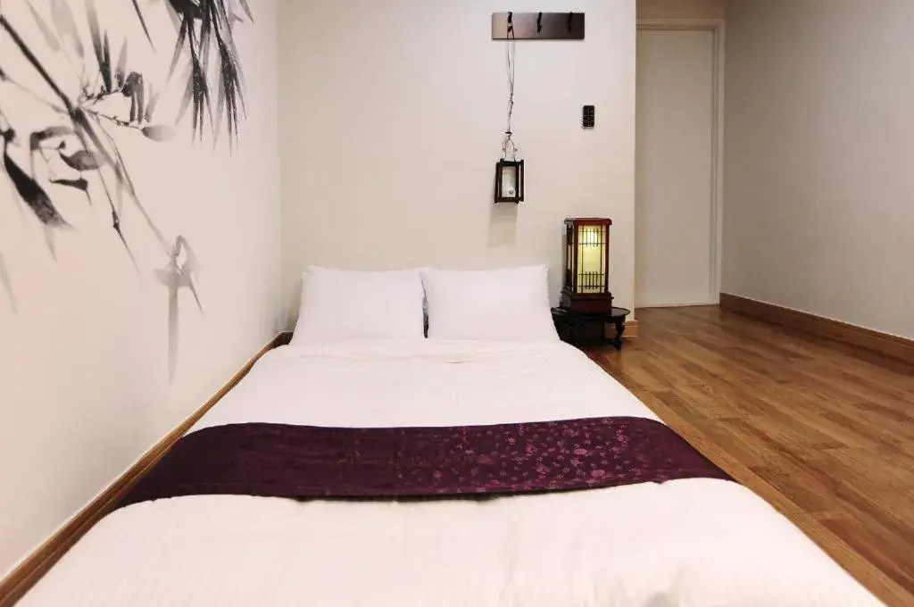 Bed in The Beach Hotel Bed in The Beach Hotel