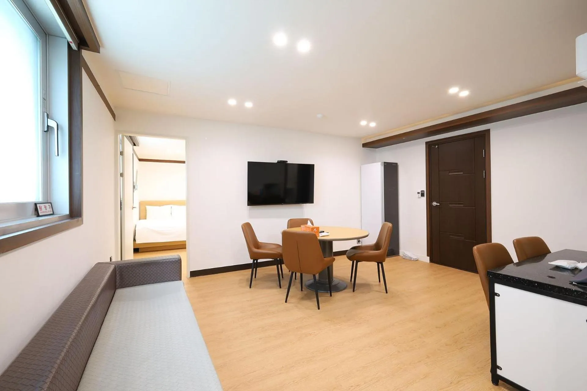 TV and multimedia in JB Plus Hotel