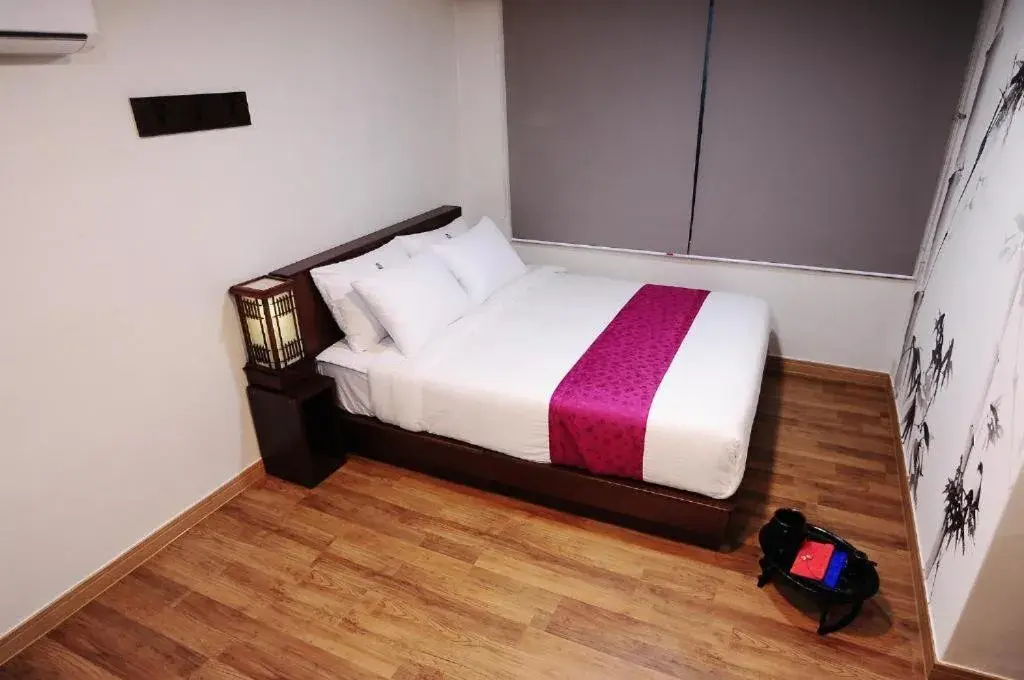 Bed in The Beach Hotel Bed in The Beach Hotel