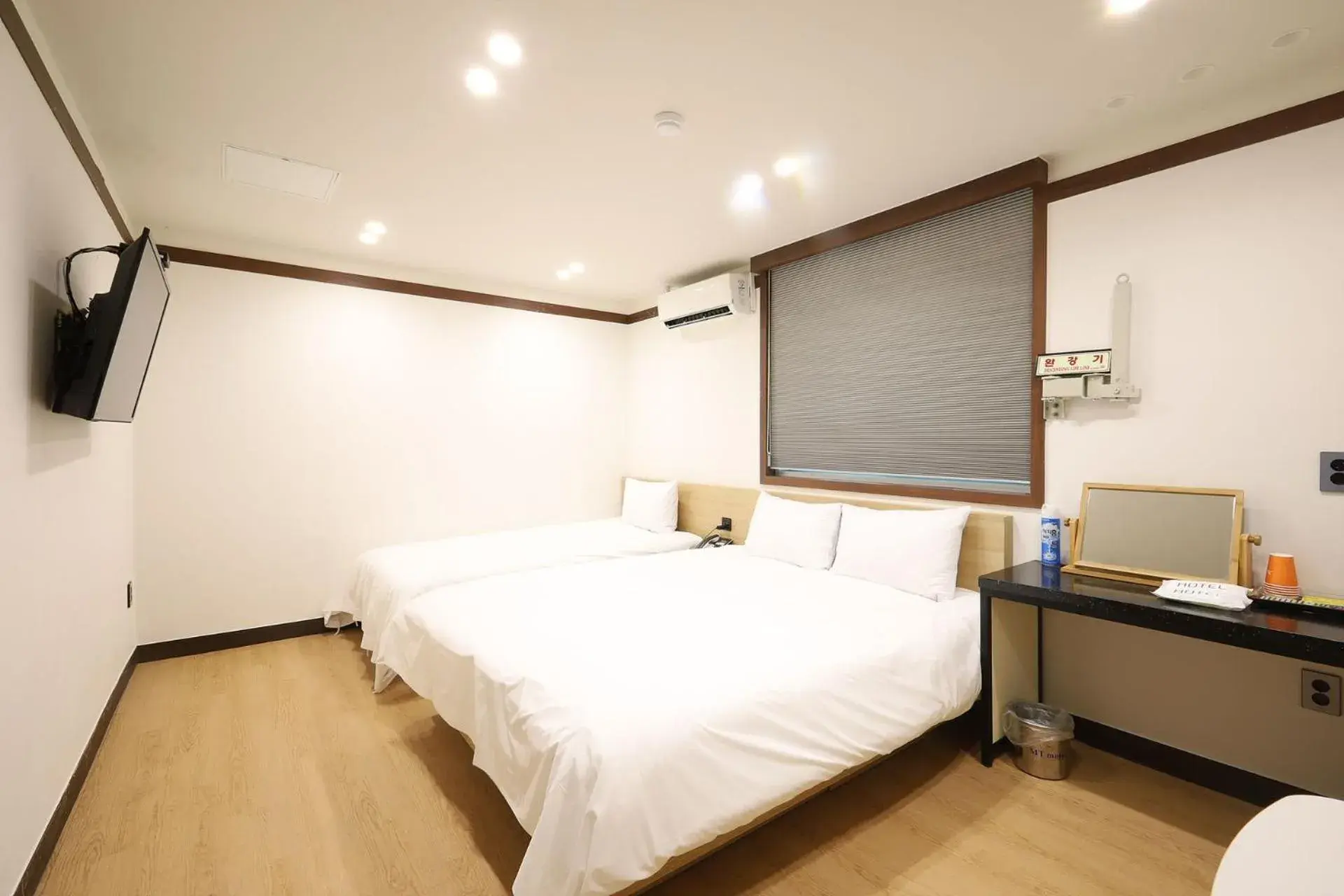 Bed in JB Plus Hotel Bed in JB Plus Hotel