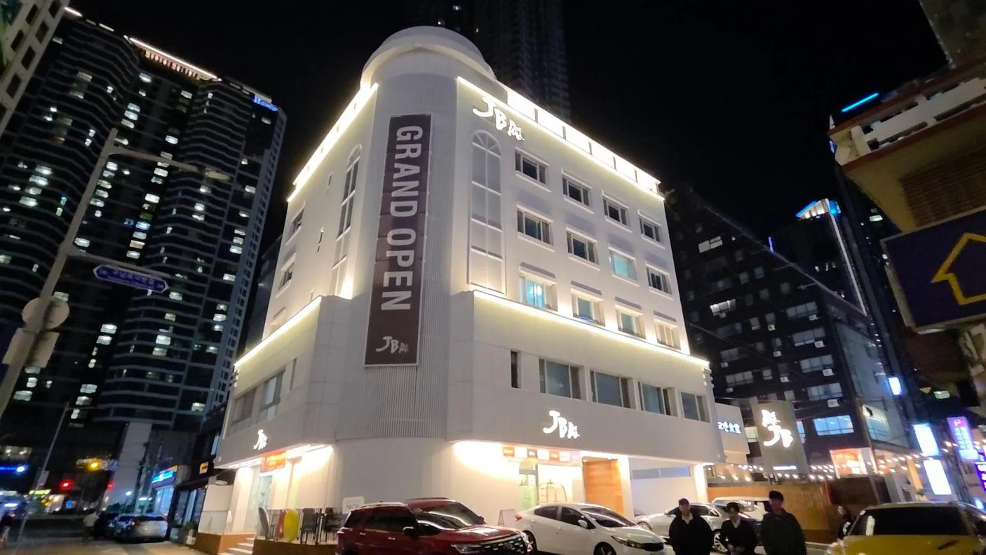 Property building in JB Plus Hotel