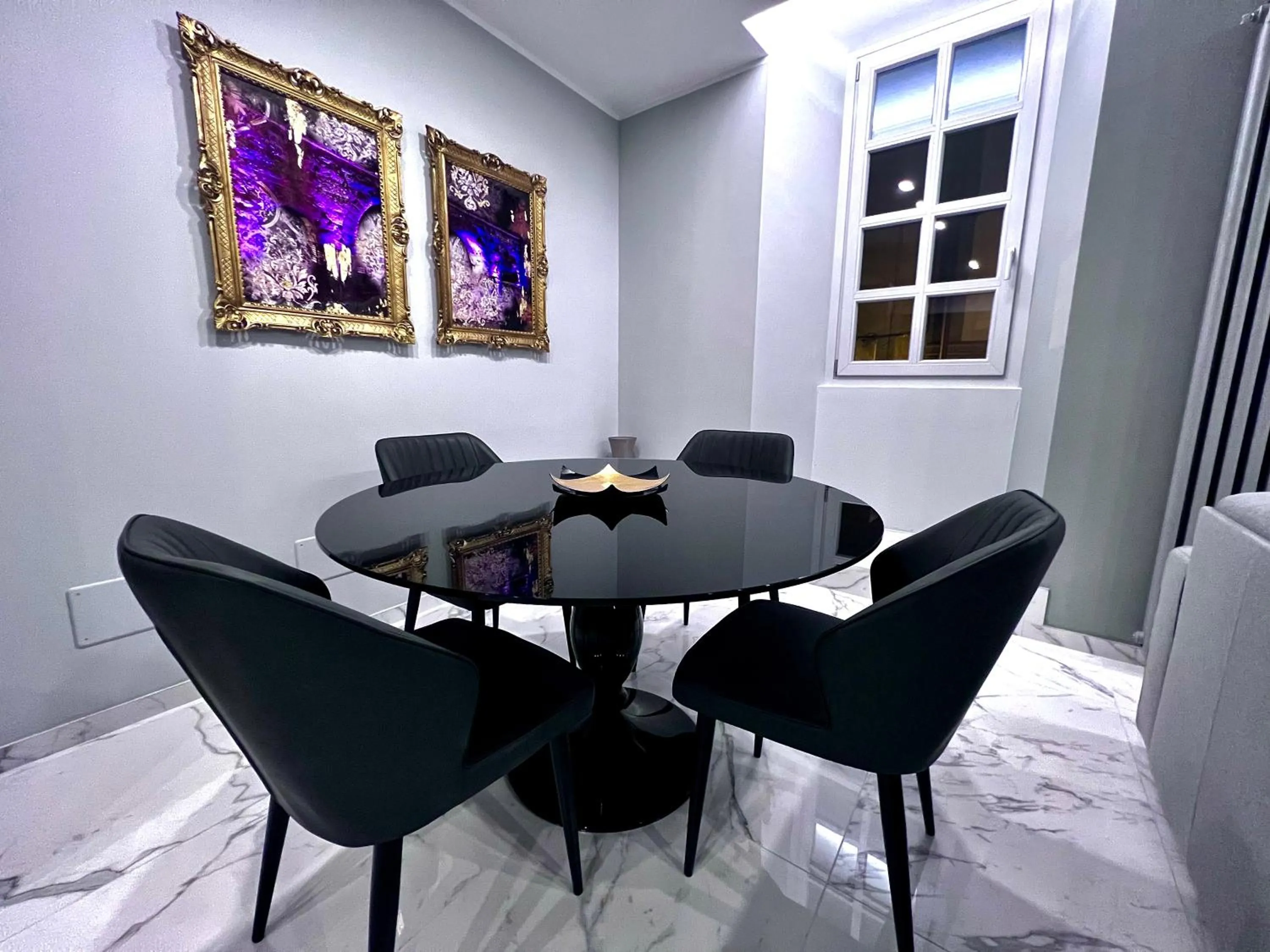 Decorative detail in Le Porte luxury apartment