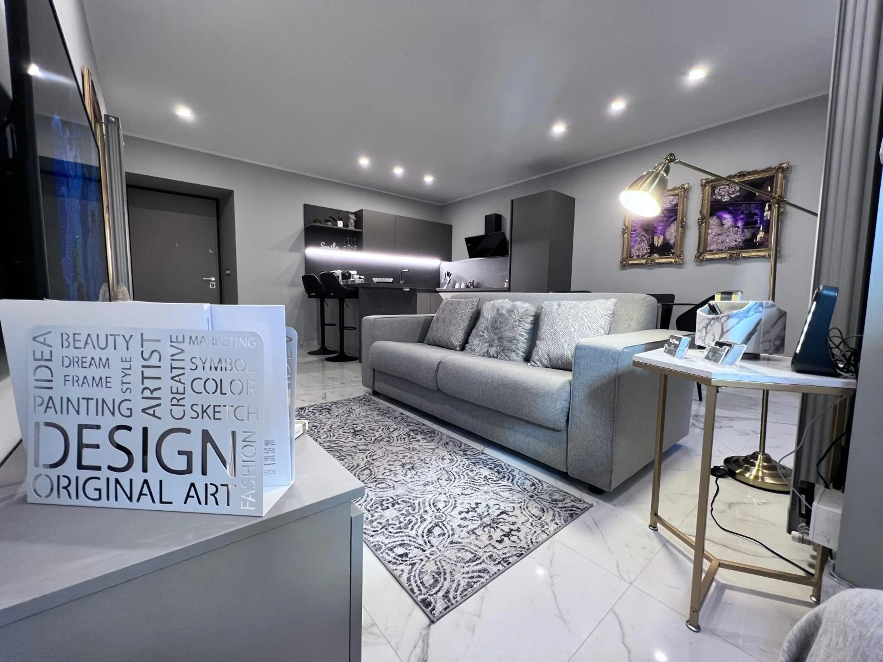 TV and multimedia in Le Porte luxury apartment