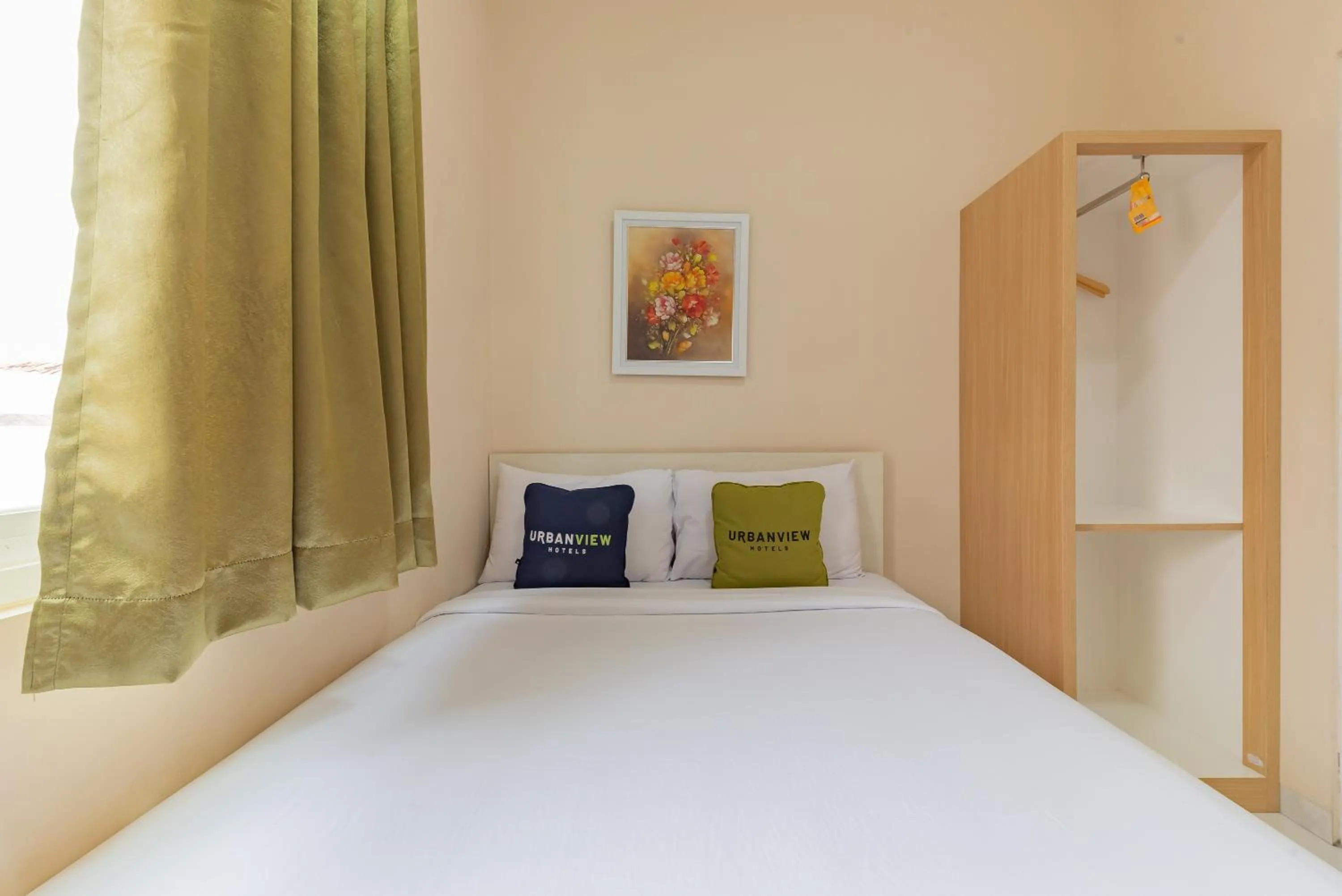 Bedroom, Bed in Urbanview Syariah Utami Inn Garut by RedDoorz