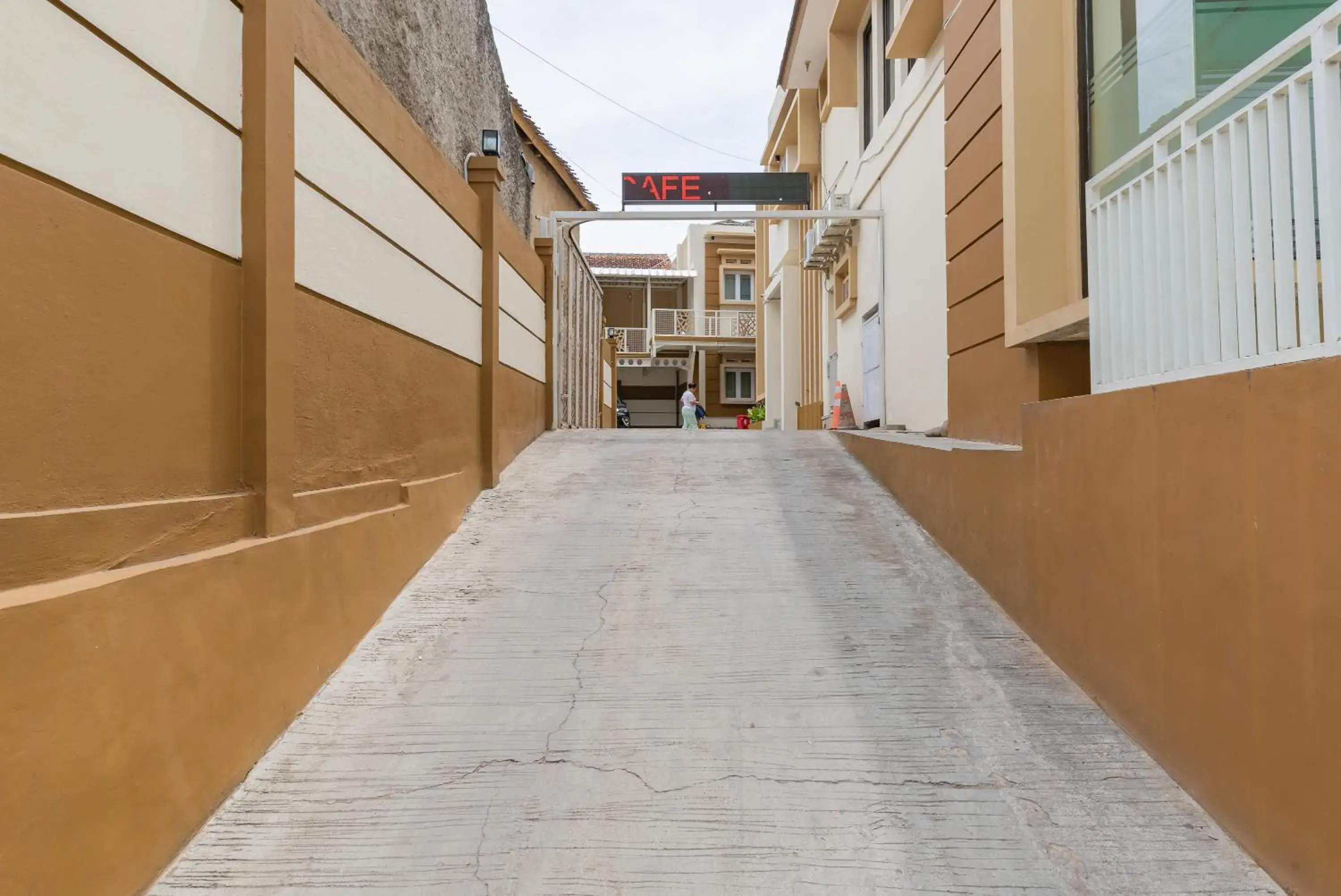 Facade/entrance in Urbanview Syariah Utami Inn Garut by RedDoorz Facade/entrance in Urbanview Syariah Utami Inn Garut by RedDoorz