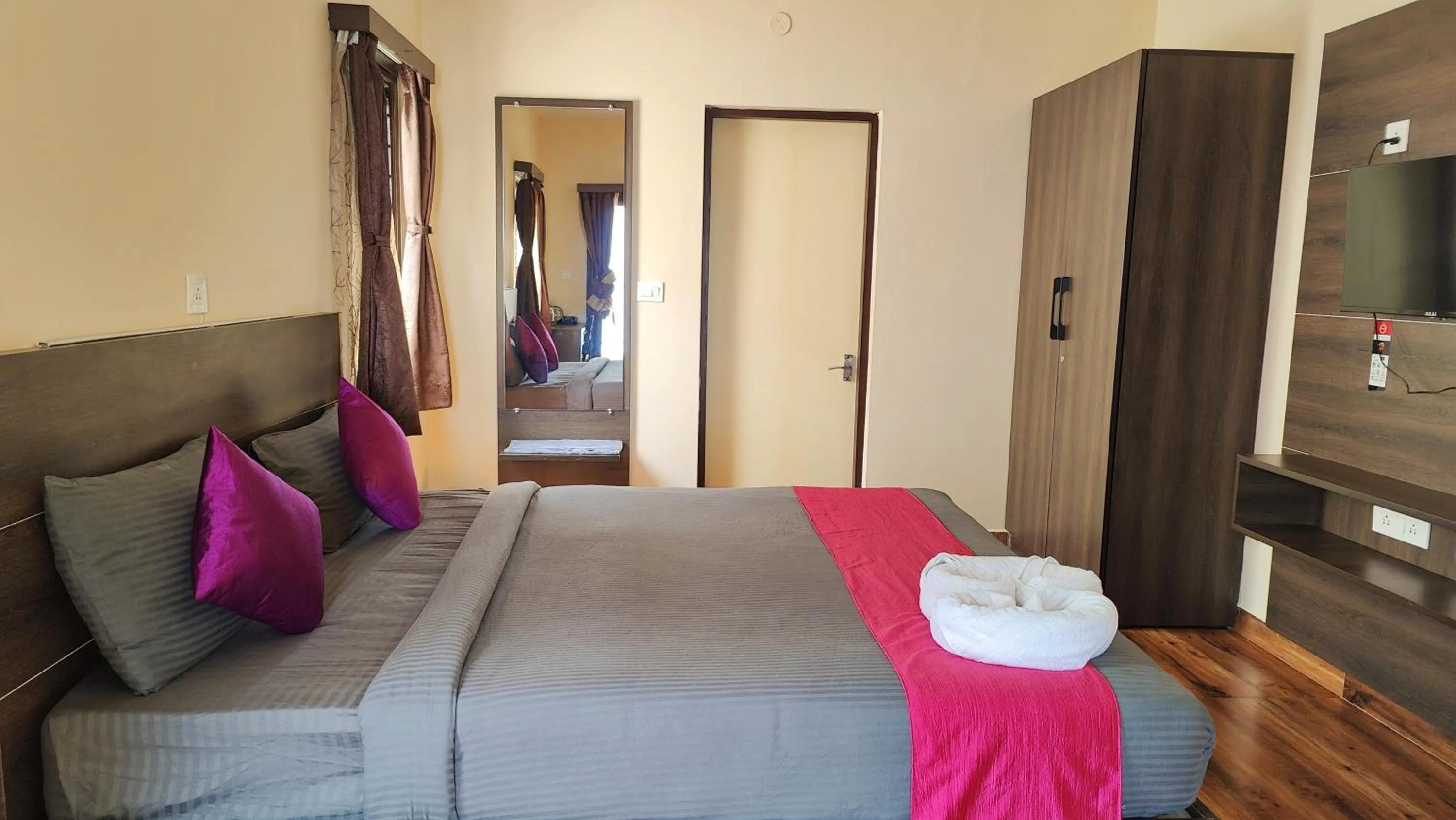 Bedroom, Bed in Dolphin Nose Retreat
