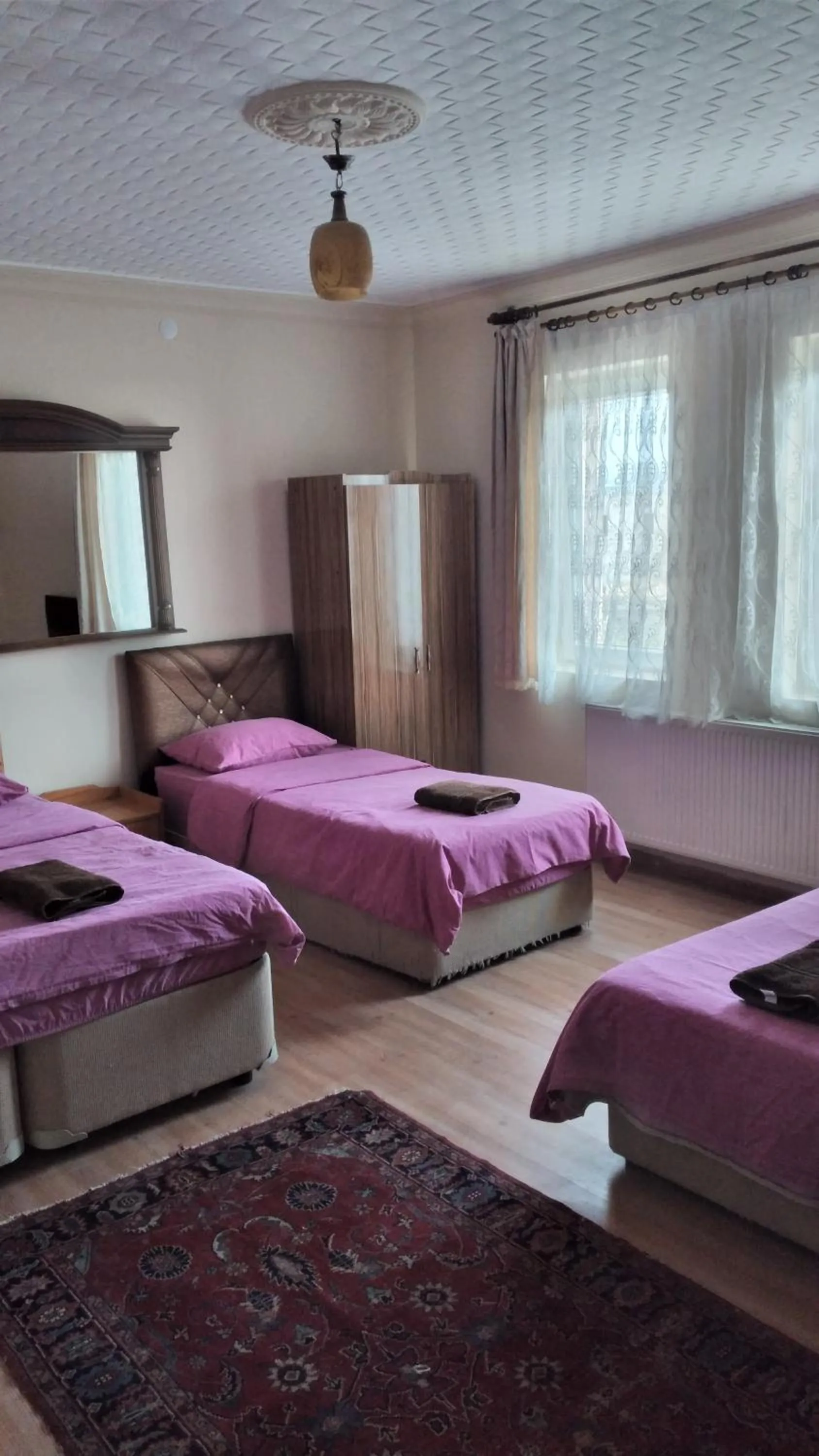 Photo of the whole room in Emre's Stone House