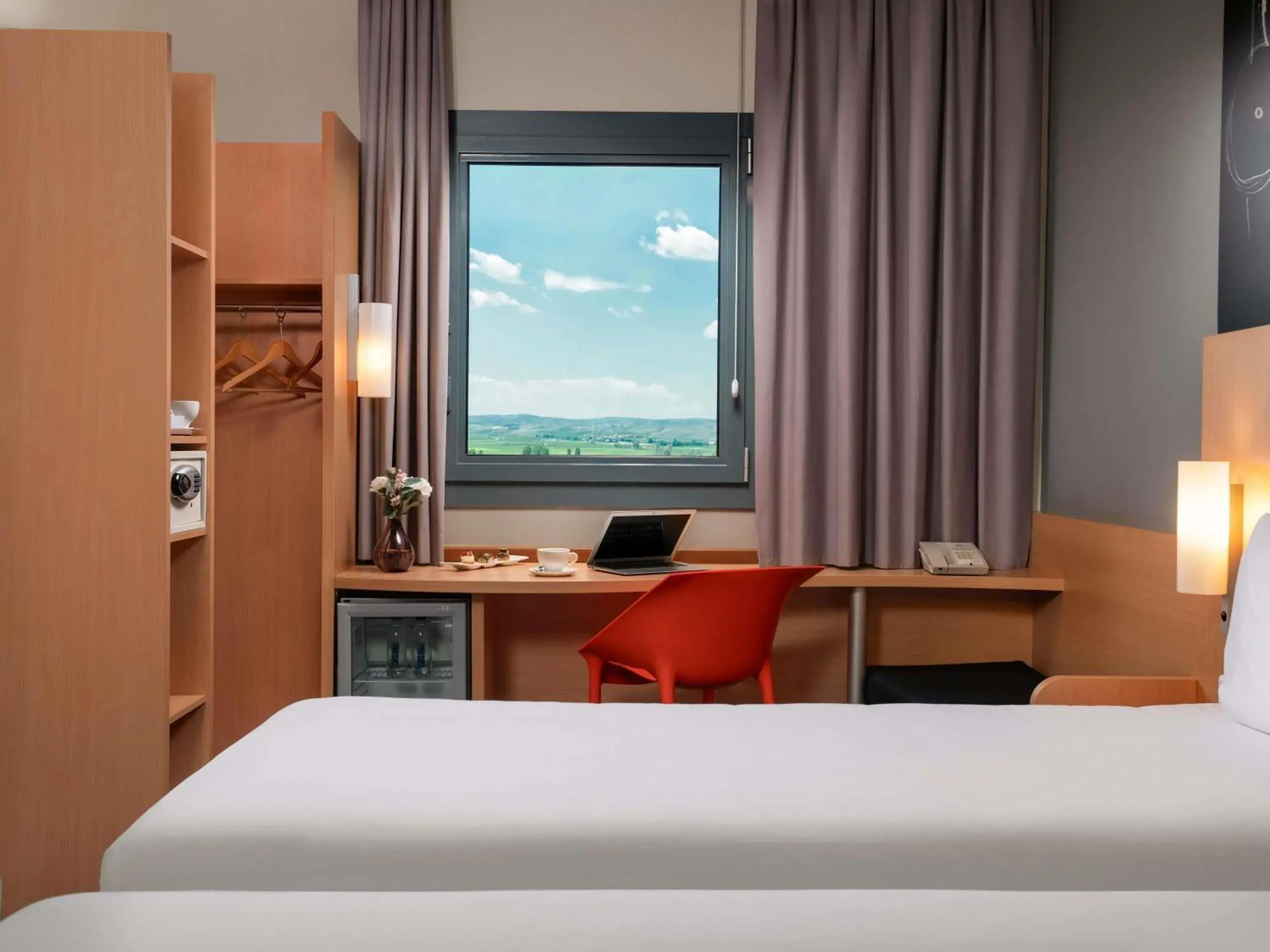 Property building, Bed in ibis Ankara Airport Hotel Property building, Bed in ibis Ankara Airport Hotel