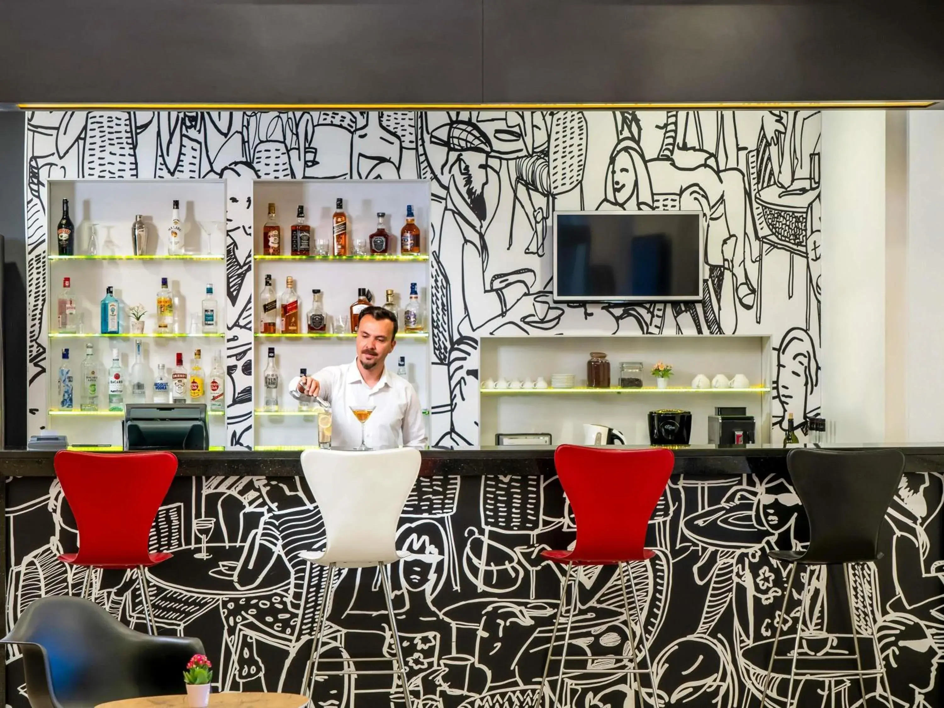 Lounge or bar in ibis Ankara Airport Hotel Lounge or bar in ibis Ankara Airport Hotel