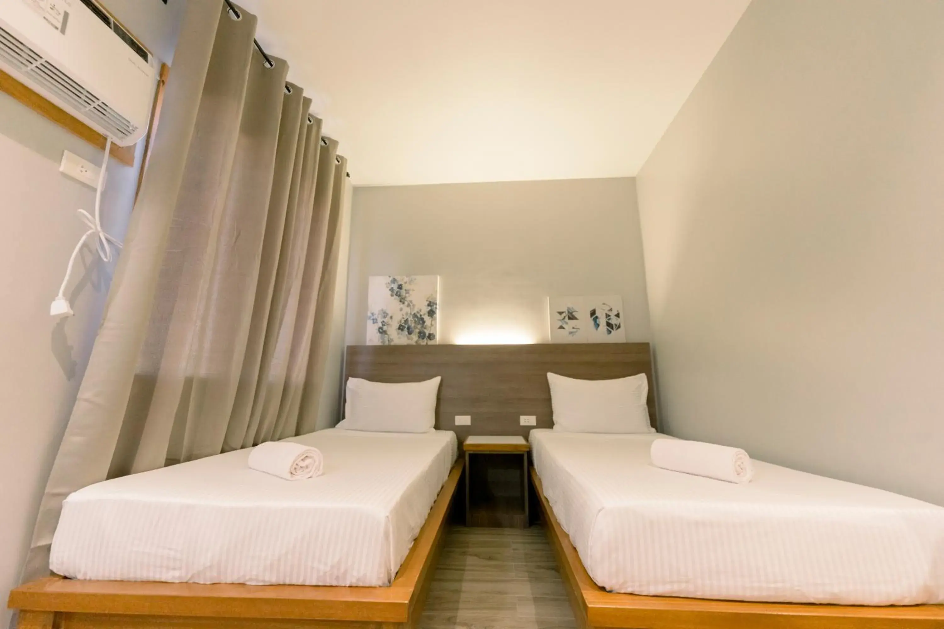 Deluxe Double or Twin Room in Madonna Hometel and Suites New Pandan Deluxe Double or Twin Room in Madonna Hometel and Suites New Pandan