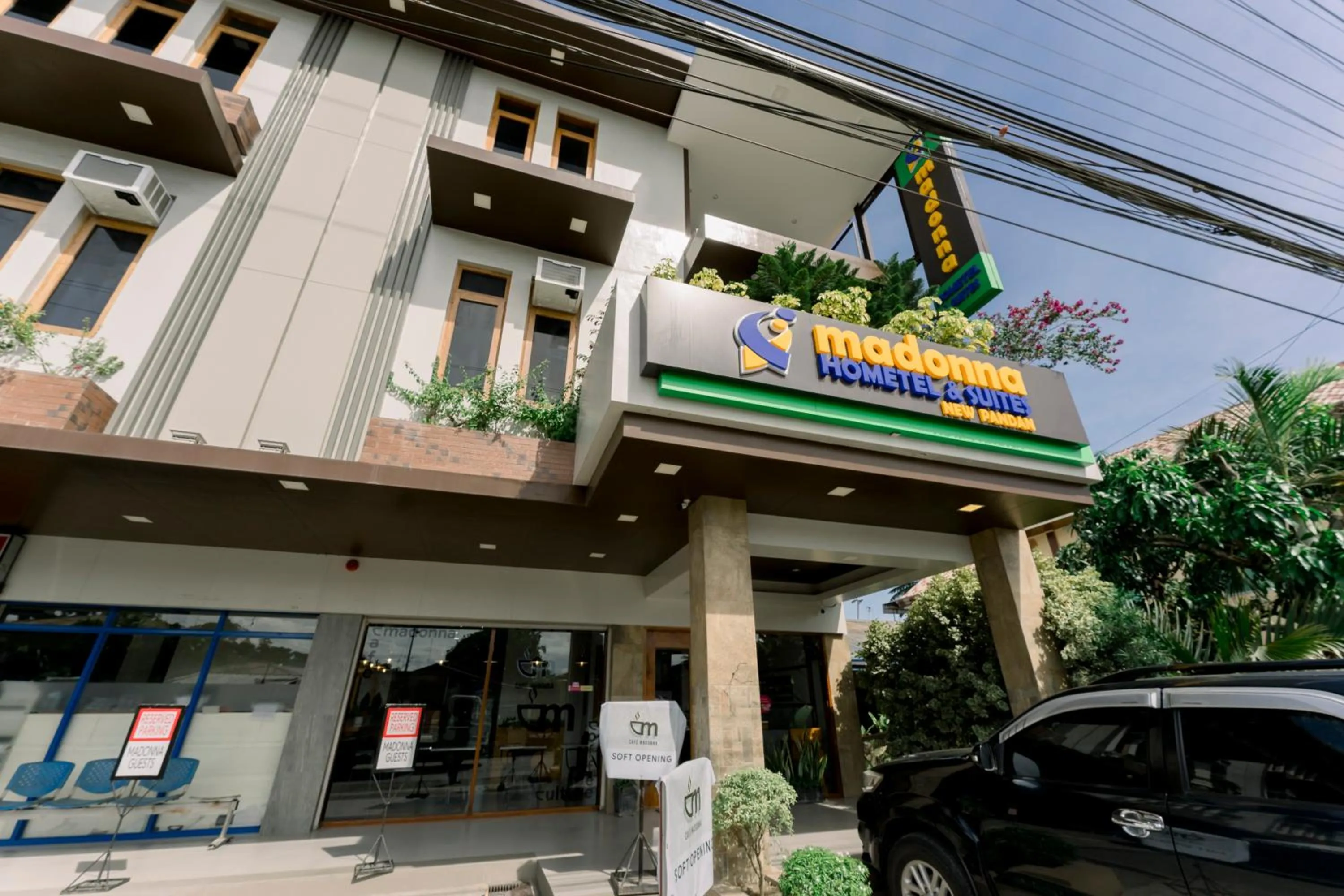 Property building in Madonna Hometel and Suites New Pandan