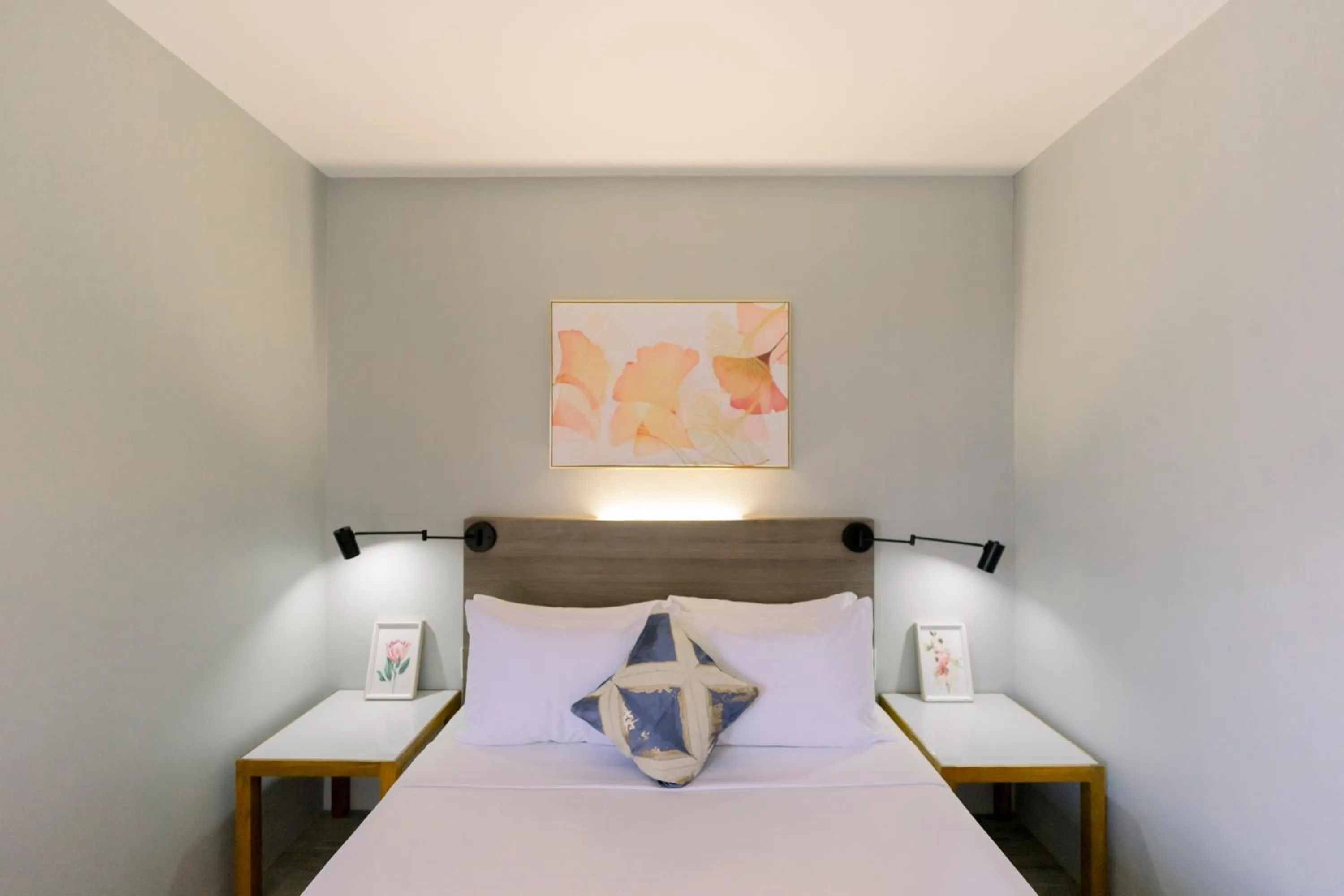 Bed in Madonna Hometel and Suites New Pandan