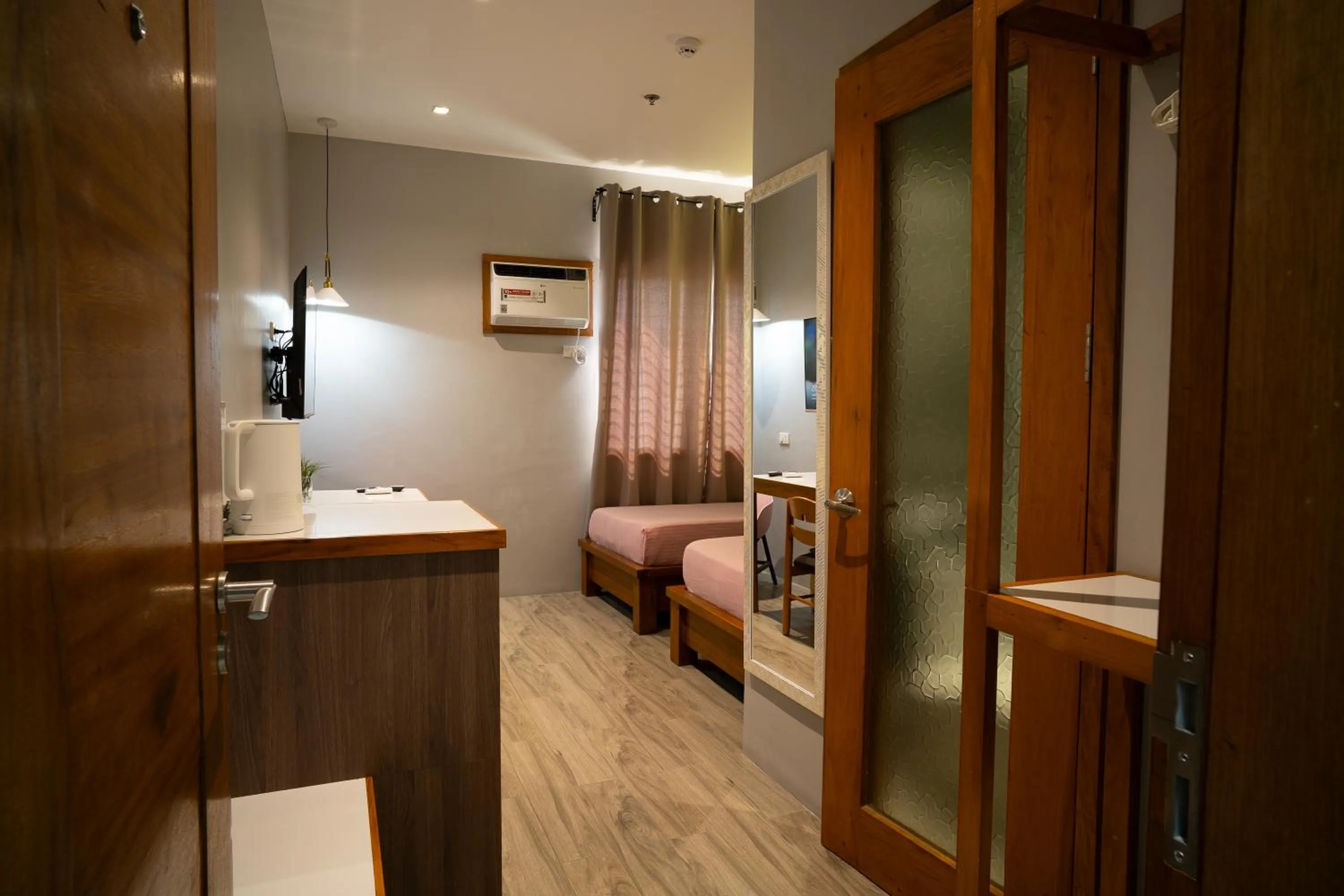 Bedroom, Bed in Madonna Hometel and Suites New Pandan