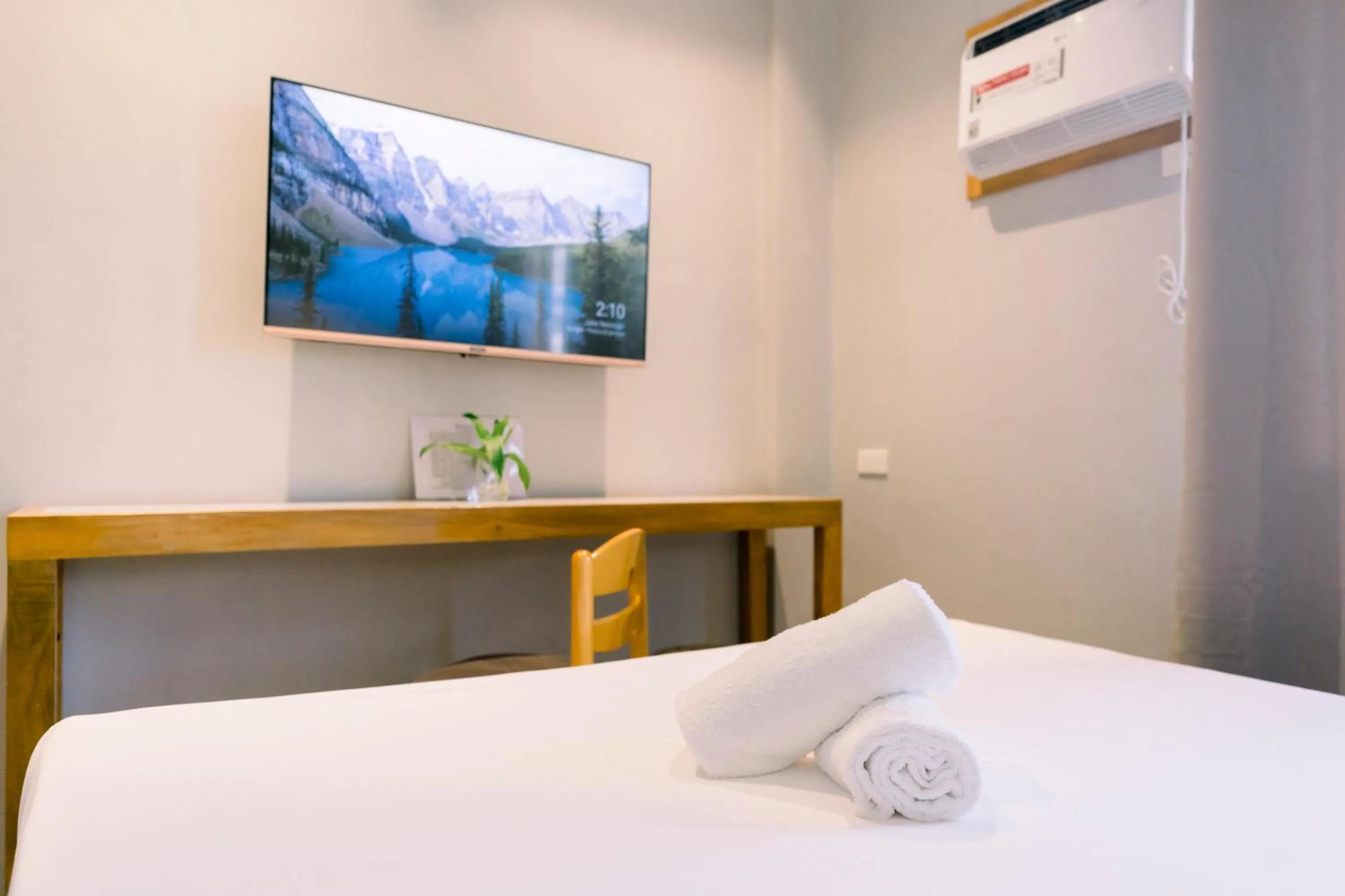 Bed in Madonna Hometel and Suites New Pandan