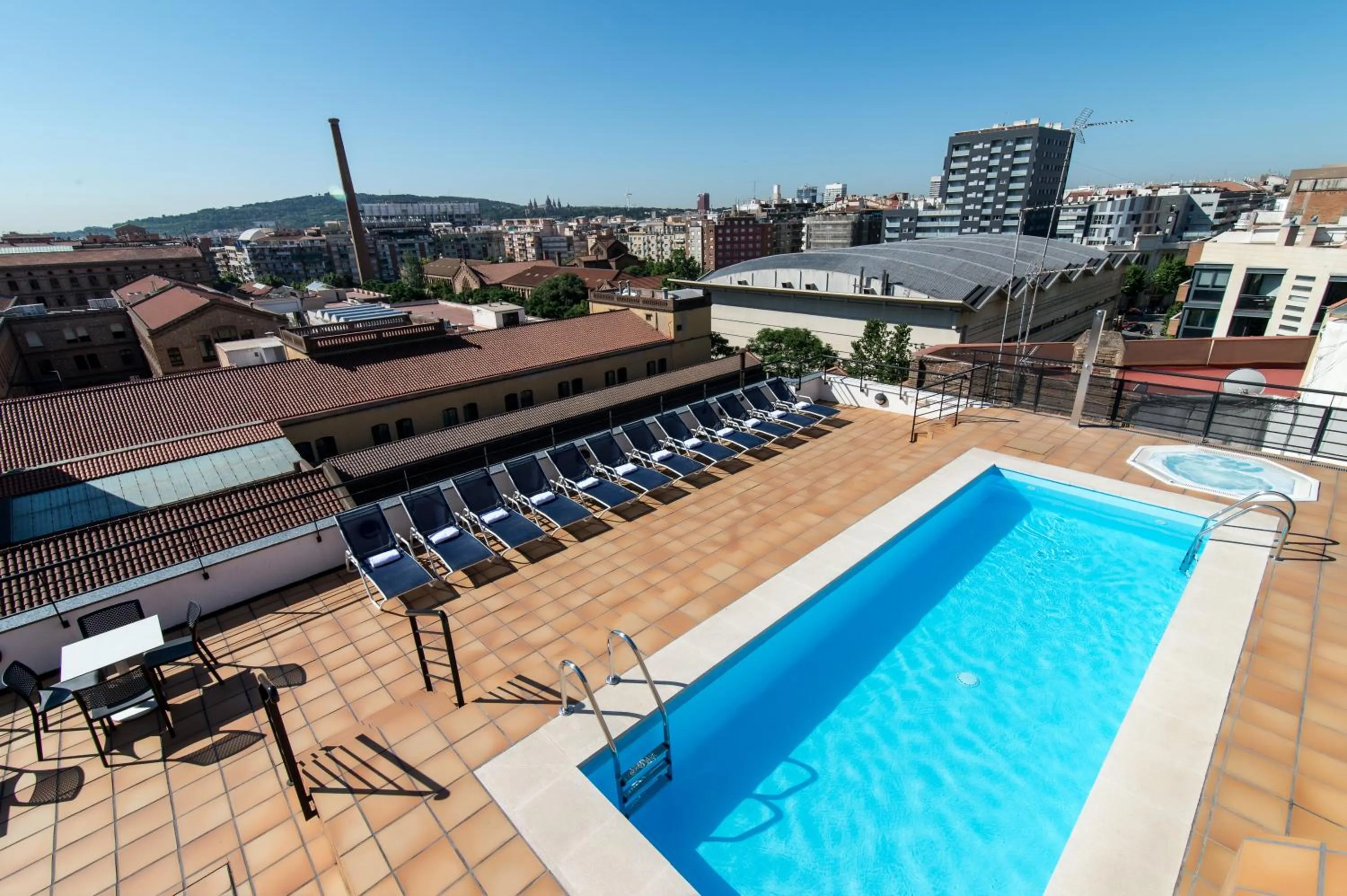 Swimming pool in Sunotel Junior