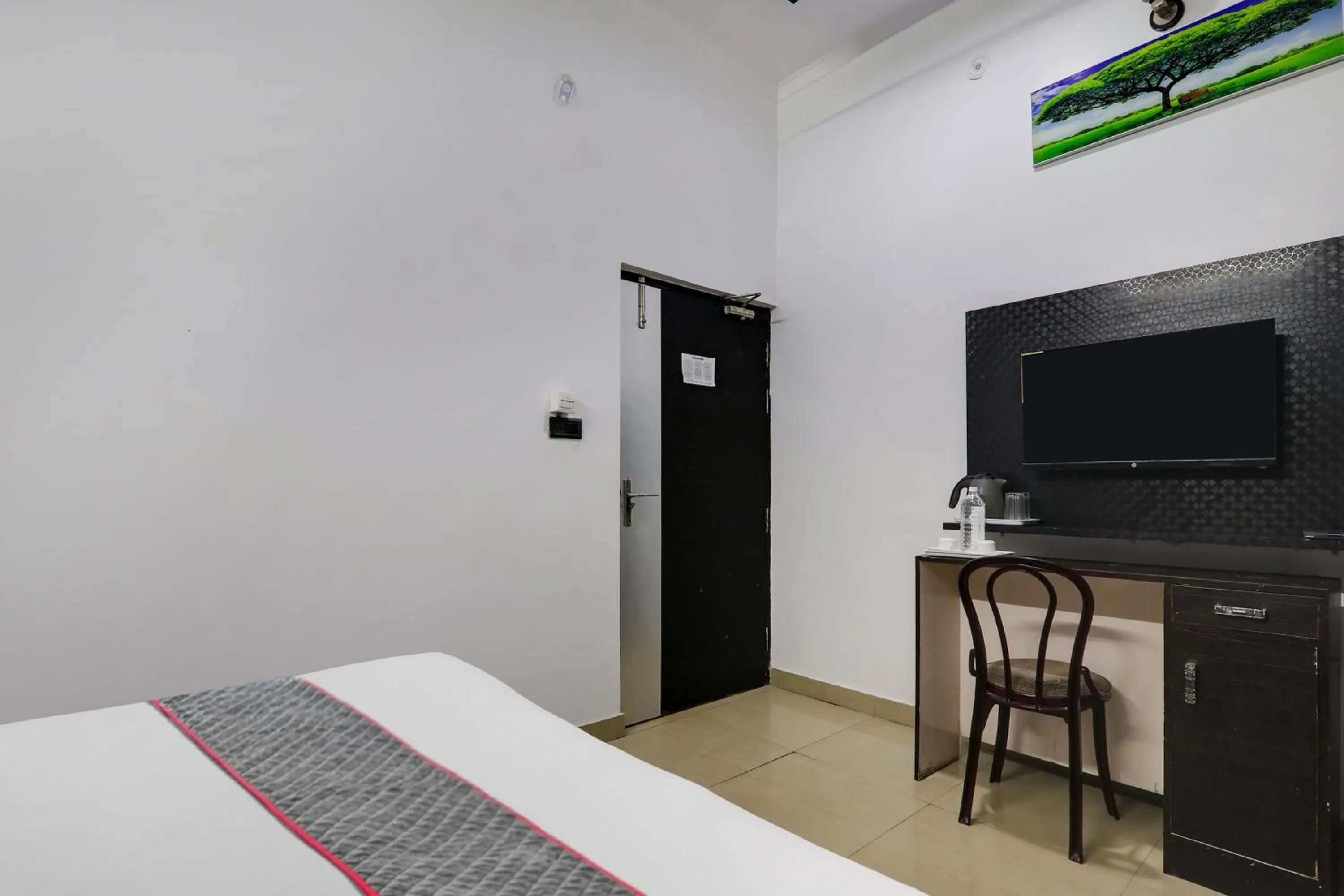 Bedroom, Bed in Super Townhouse Hotel Vaishnavi Inn
