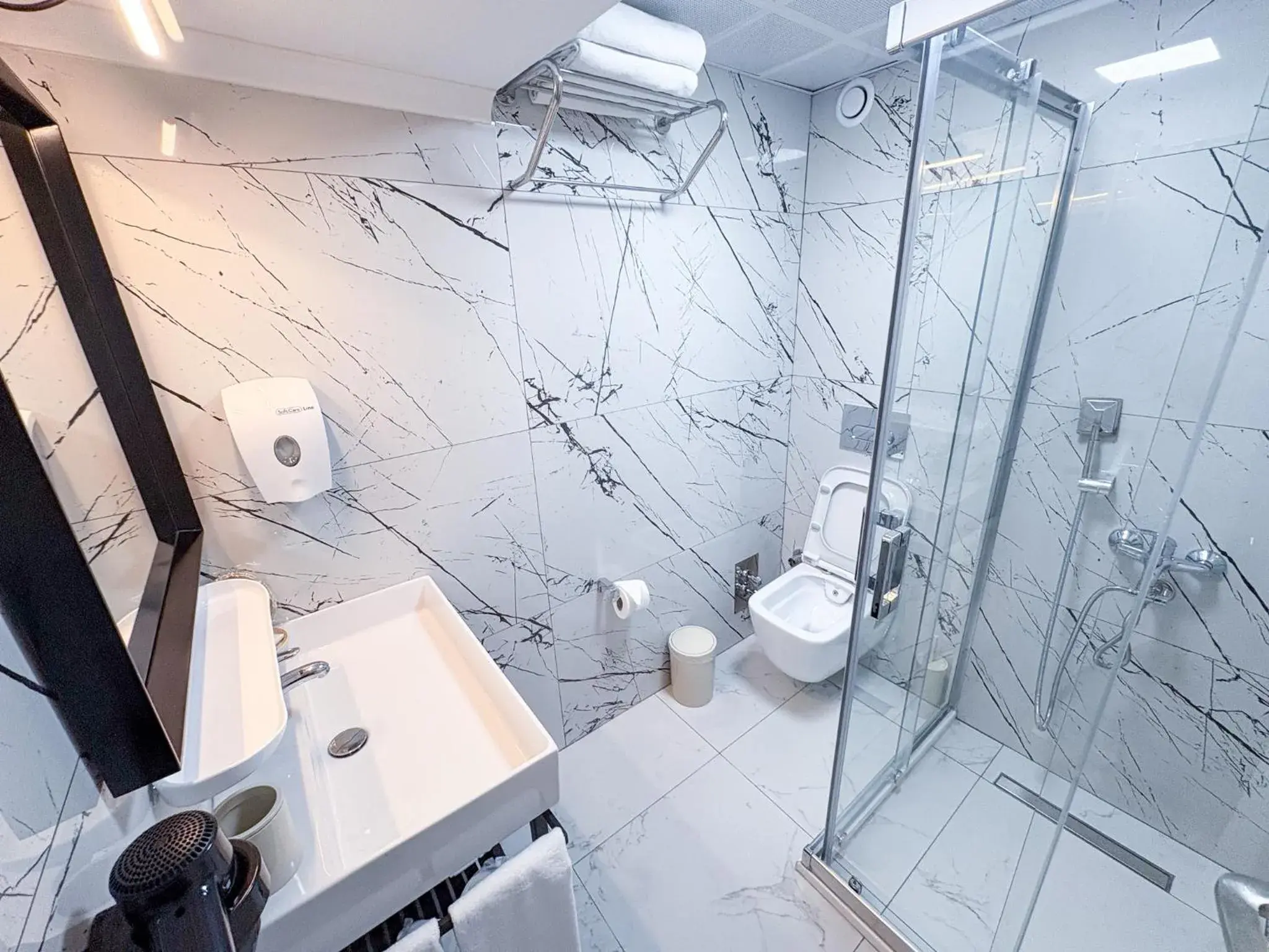 Double or Twin Room with Sea View in Mira Hotel Küçükyalı Double or Twin Room with Sea View in Mira Hotel Küçükyalı