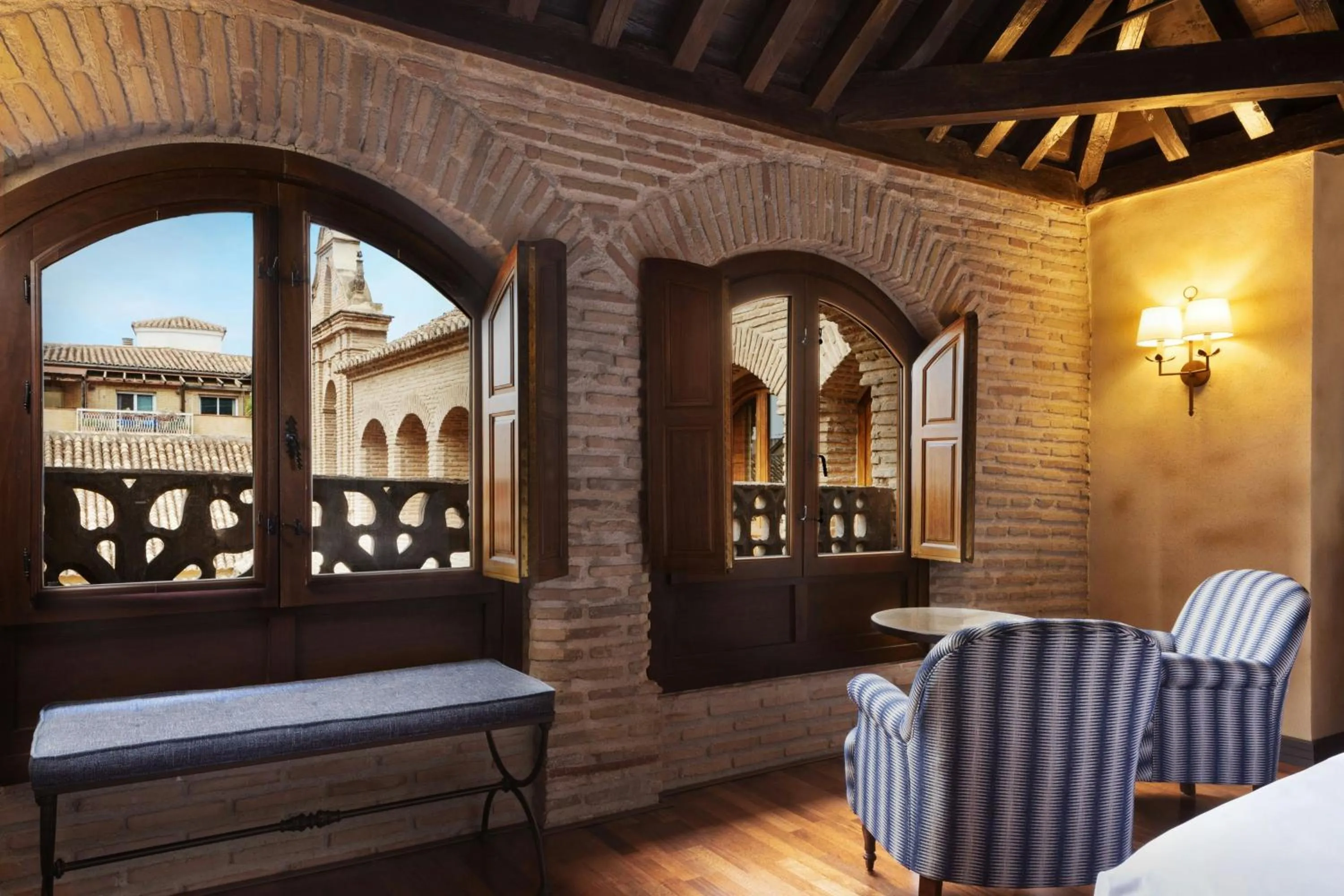 Photo of the whole room in Hotel Palacio de Santa Paula, Autograph Collection