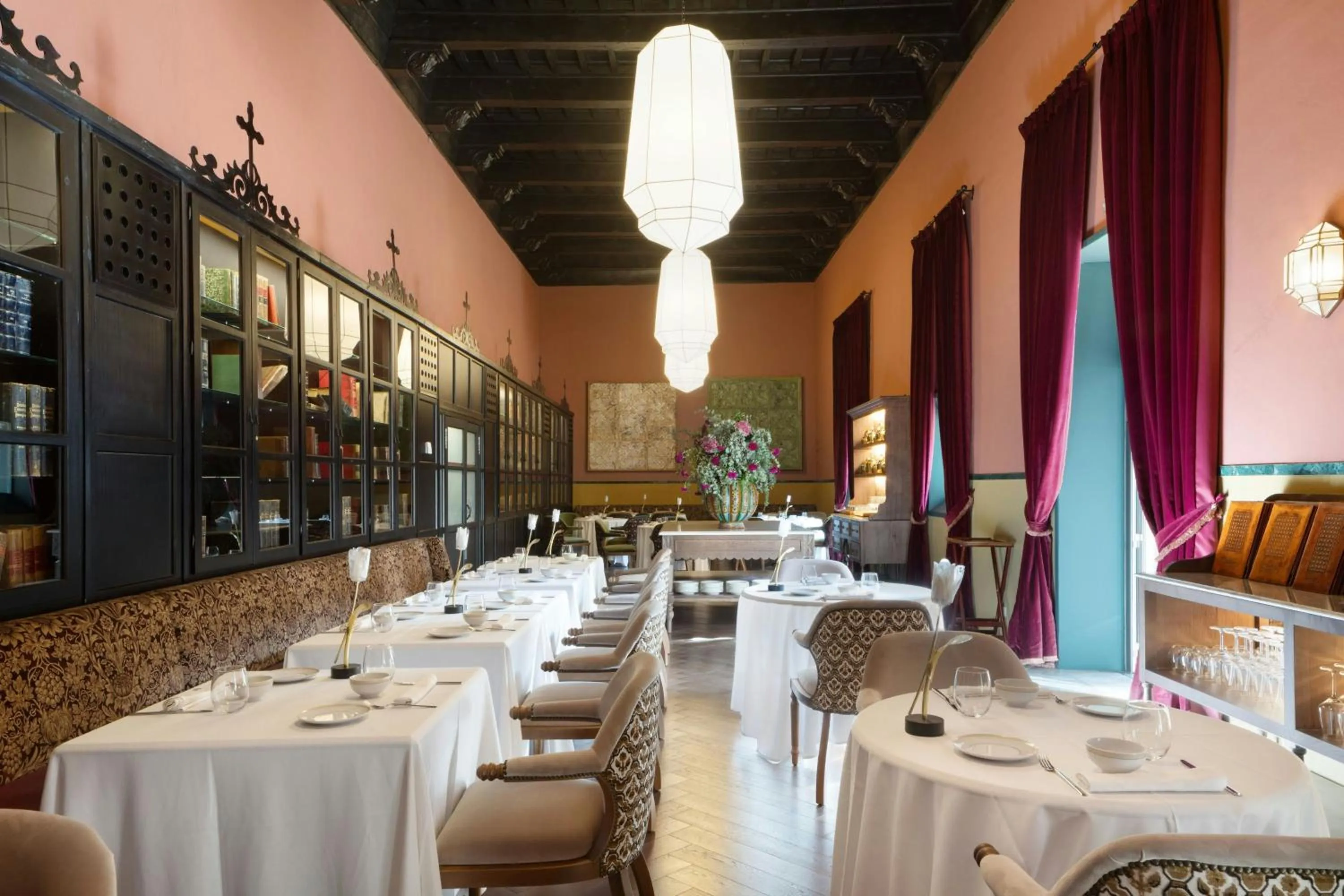 Restaurant/places to eat in Hotel Palacio de Santa Paula, Autograph Collection