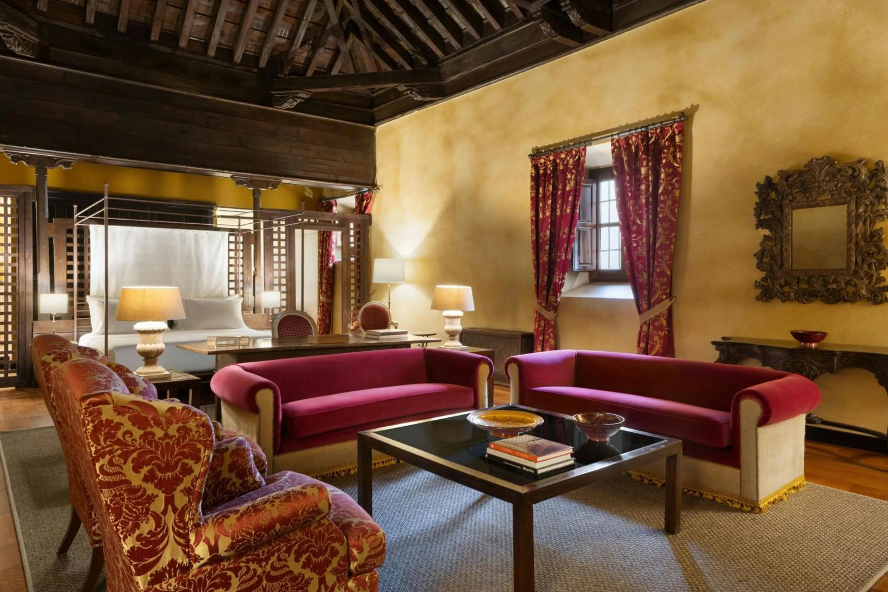 Photo of the whole room in Hotel Palacio de Santa Paula, Autograph Collection