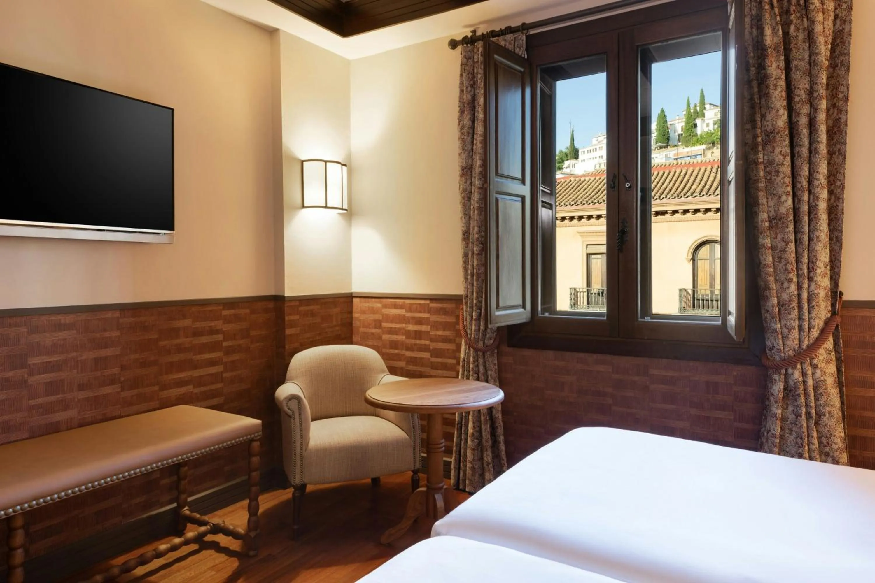 Photo of the whole room, Bed in Hotel Palacio de Santa Paula, Autograph Collection