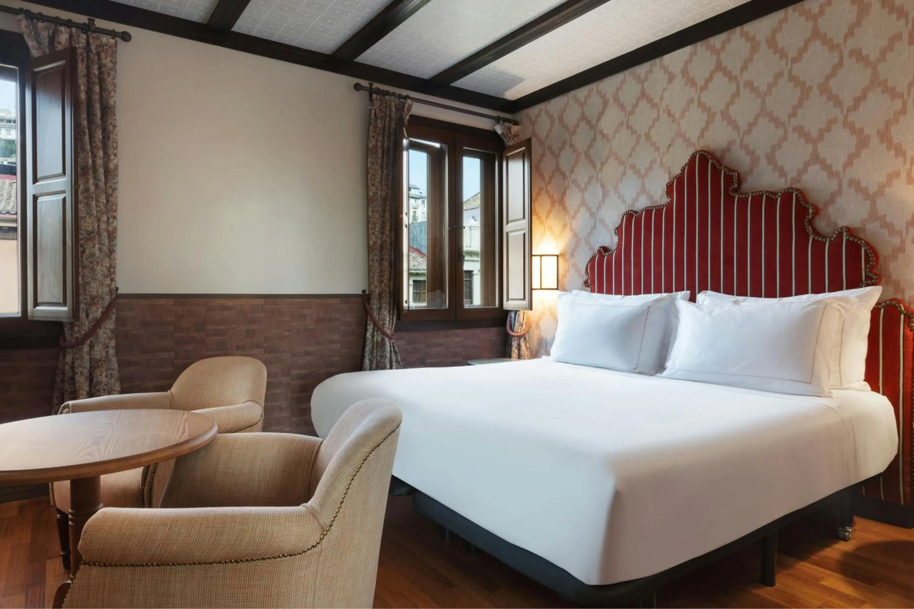 Photo of the whole room, Bed in Hotel Palacio de Santa Paula, Autograph Collection