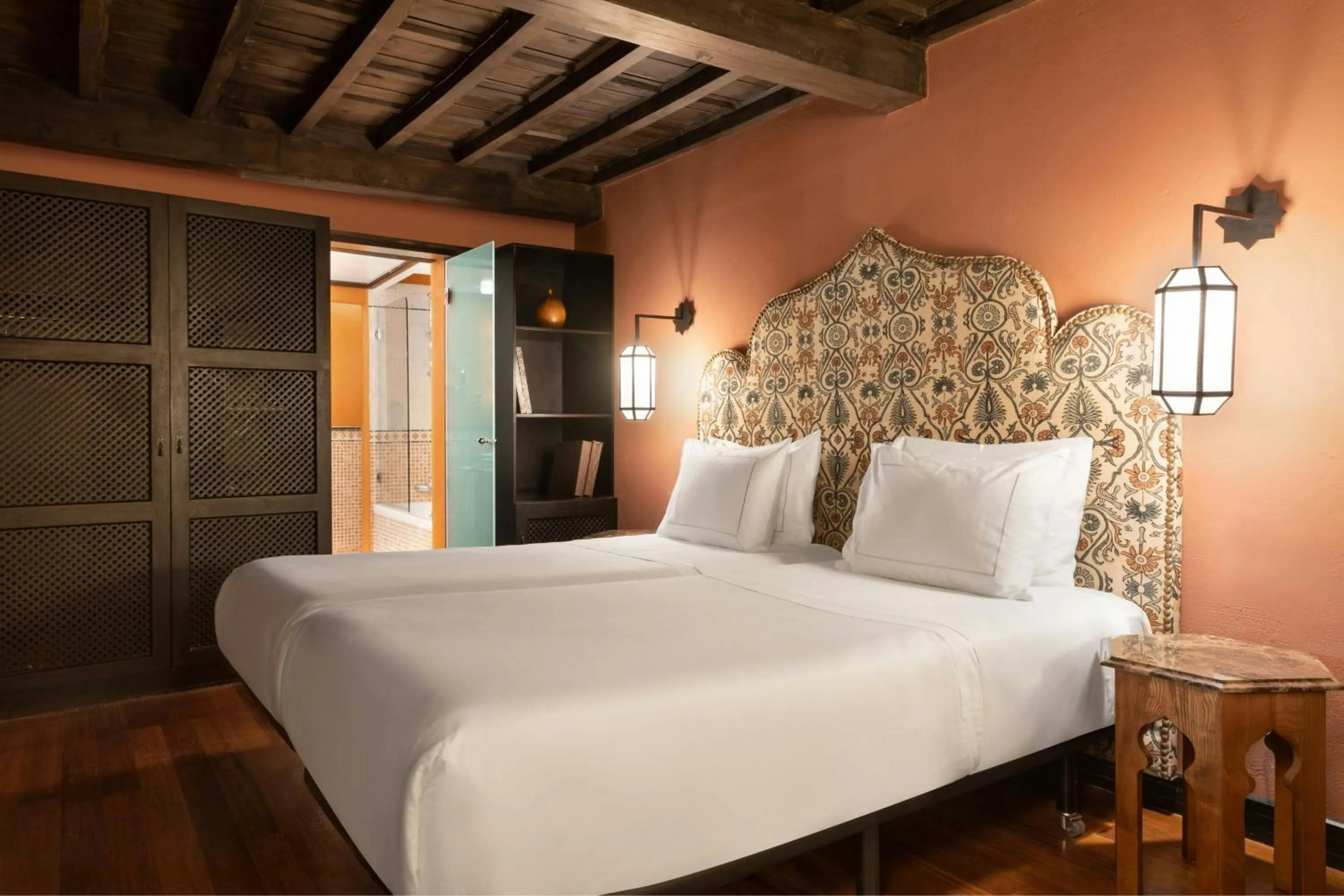 Photo of the whole room, Bed in Hotel Palacio de Santa Paula, Autograph Collection