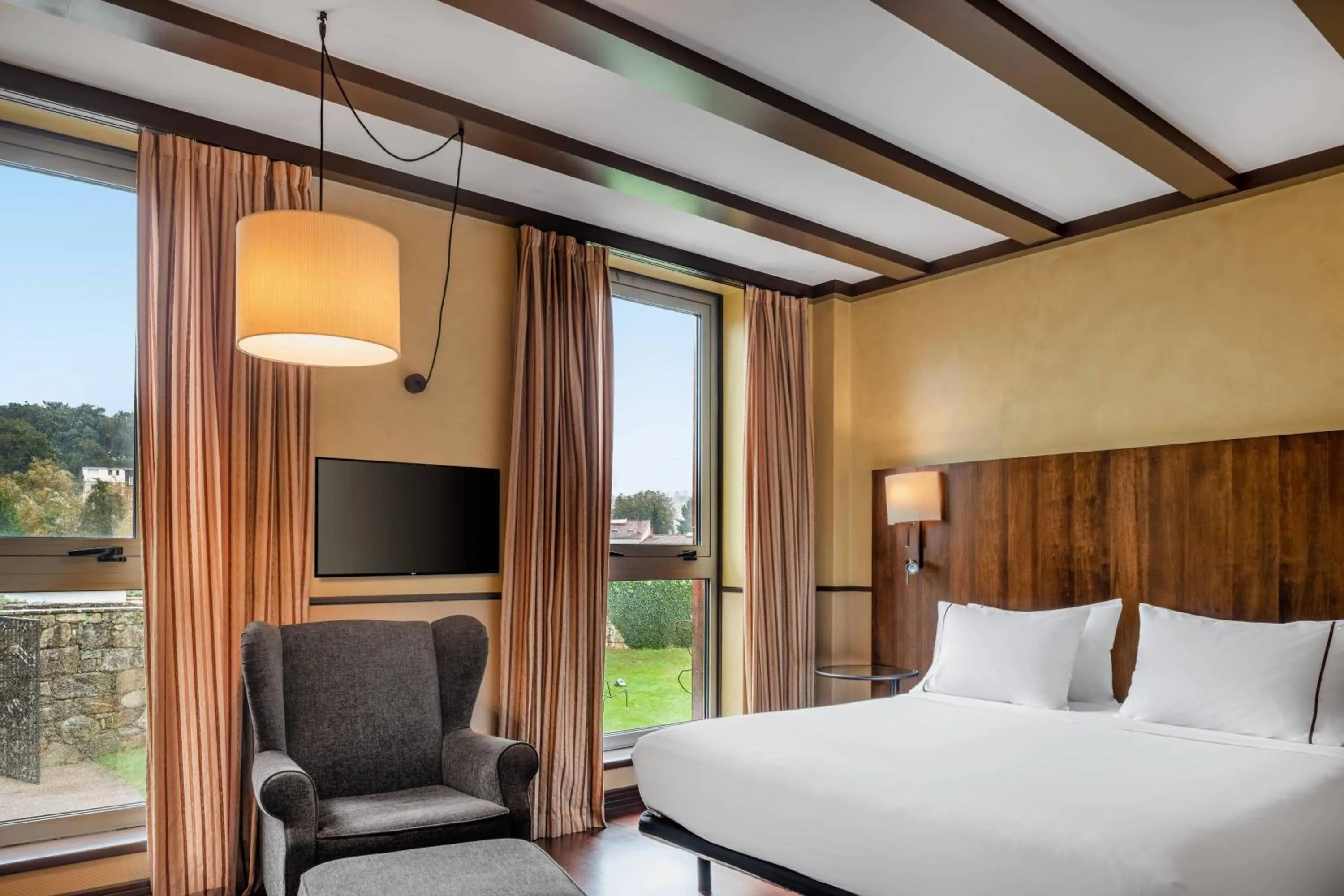 Photo of the whole room, Bed in Hotel Palacio del Carmen, Autograph Collection