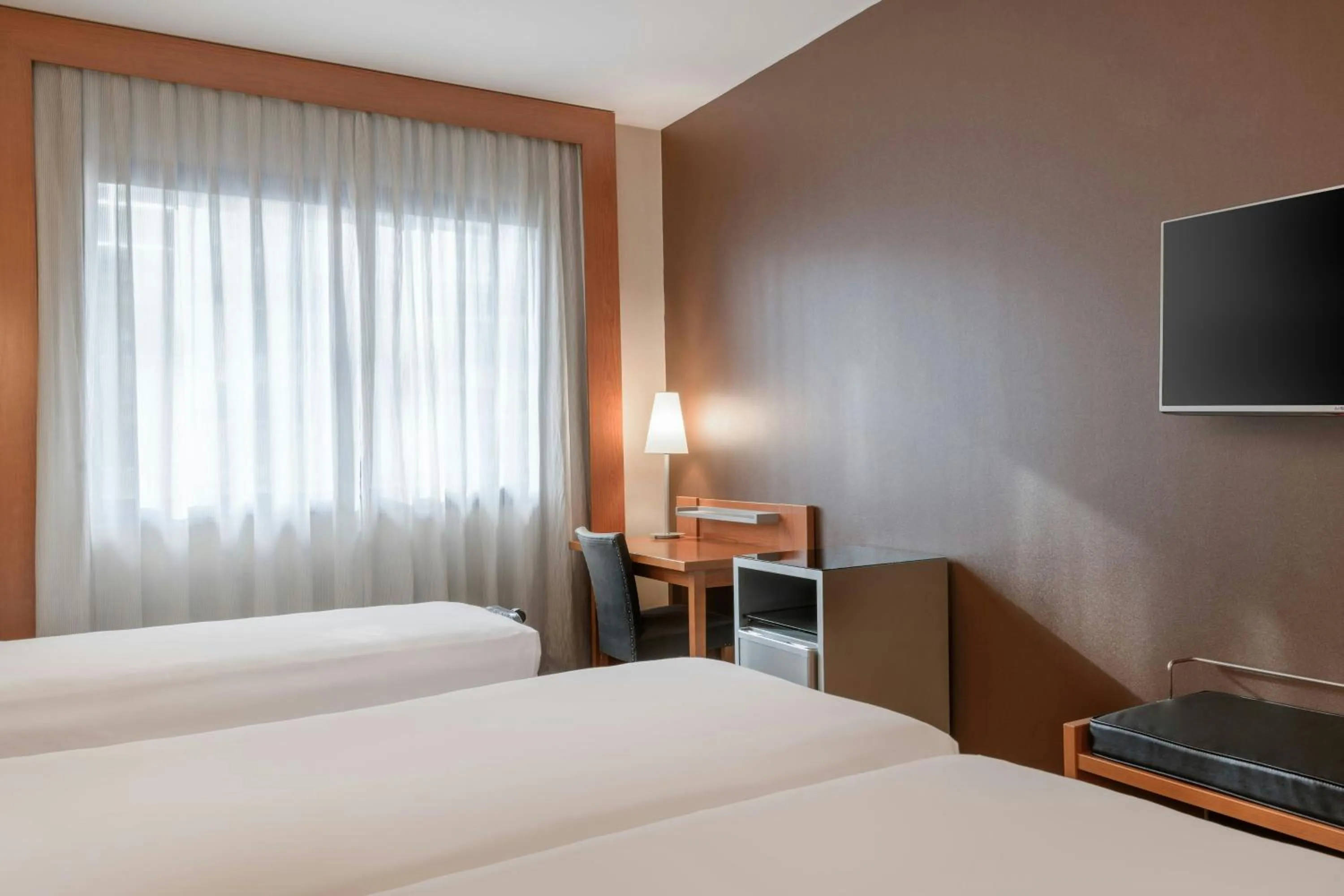 Photo of the whole room, Bed in AC Hotel León San Antonio by Marriott