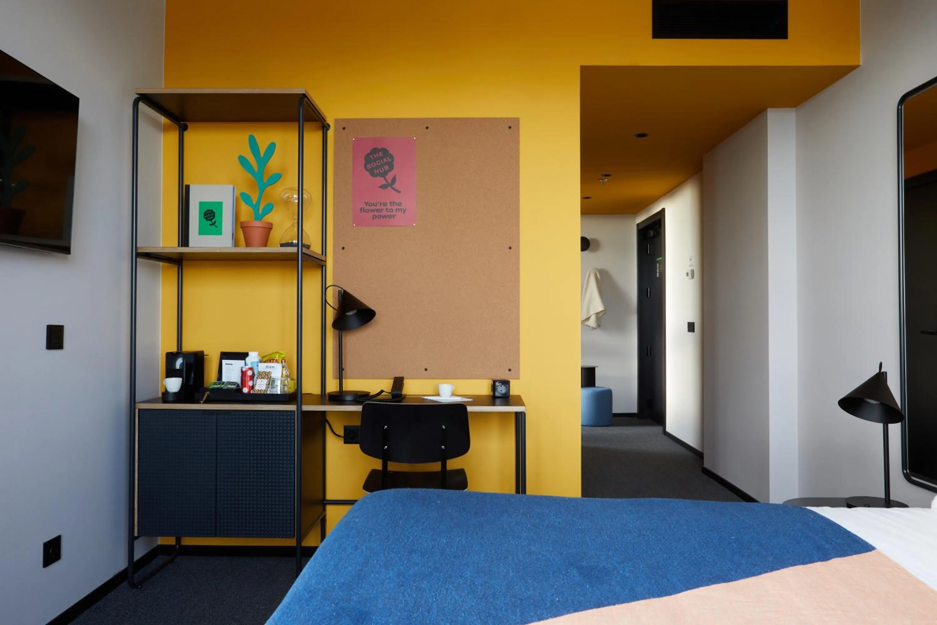 Standard King Room in The Social Hub Barcelona Poblenou