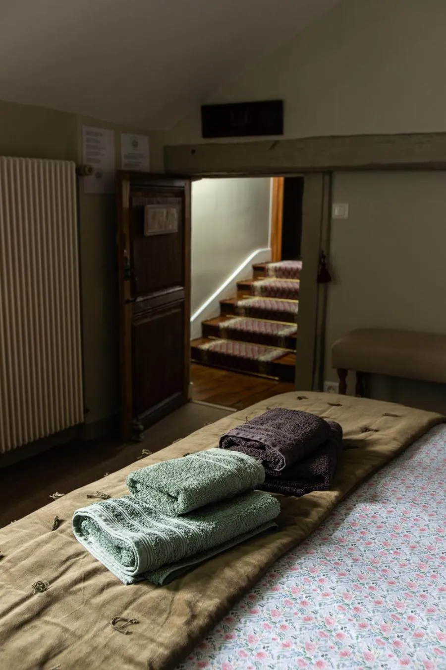 Bed in Au 16 Place Saint Louis