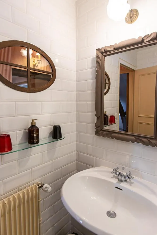 Au 16 Place Saint Louis