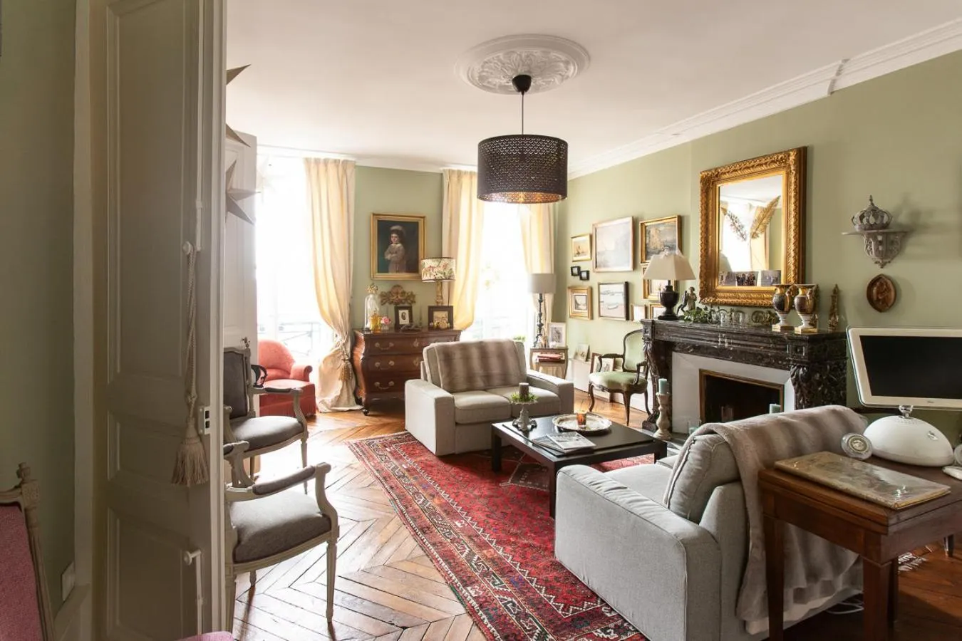 Au 16 Place Saint Louis