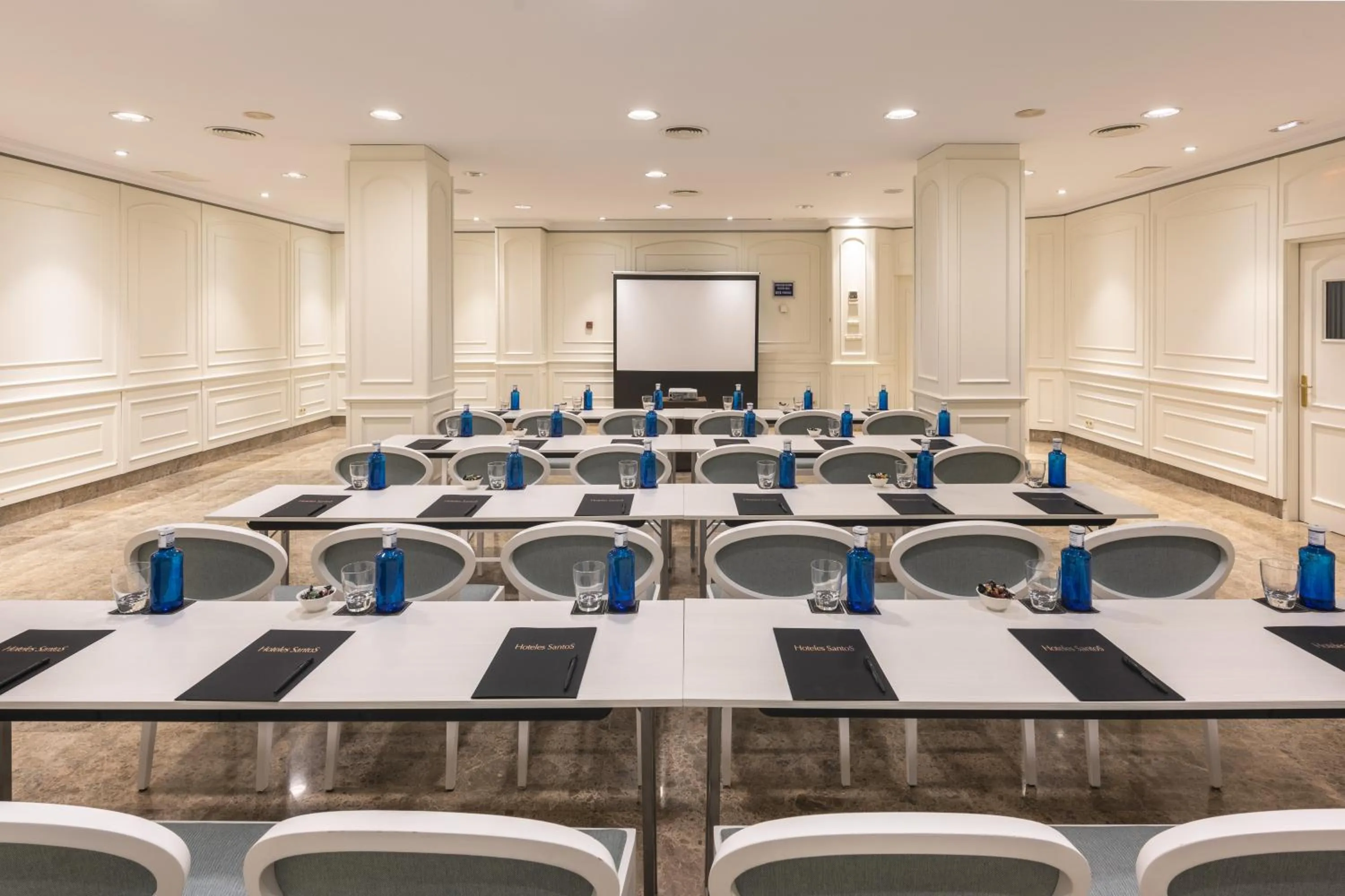 Meeting/conference room in Nixe Palace