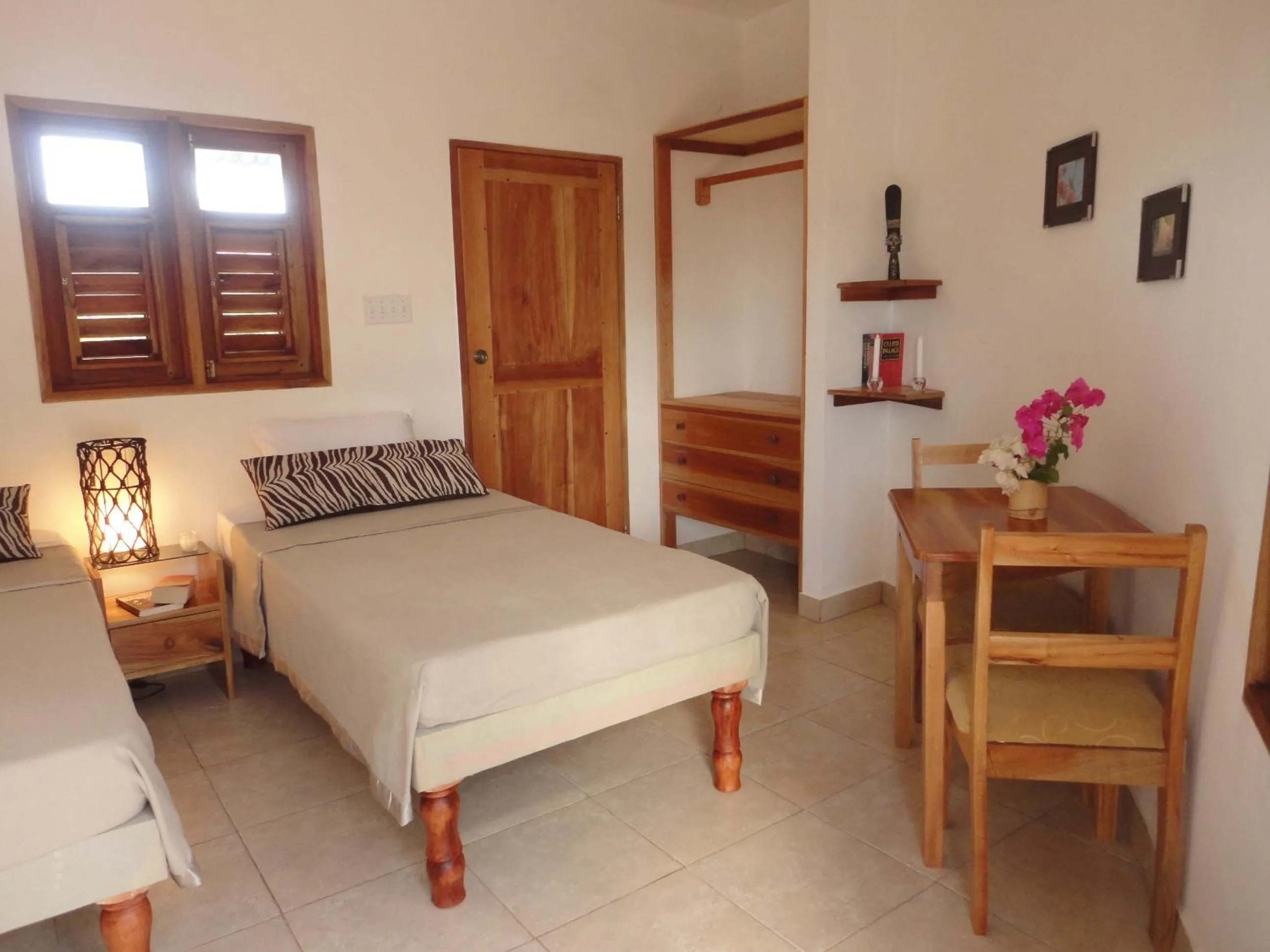 Photo of the whole room in KuDehya Guesthouse