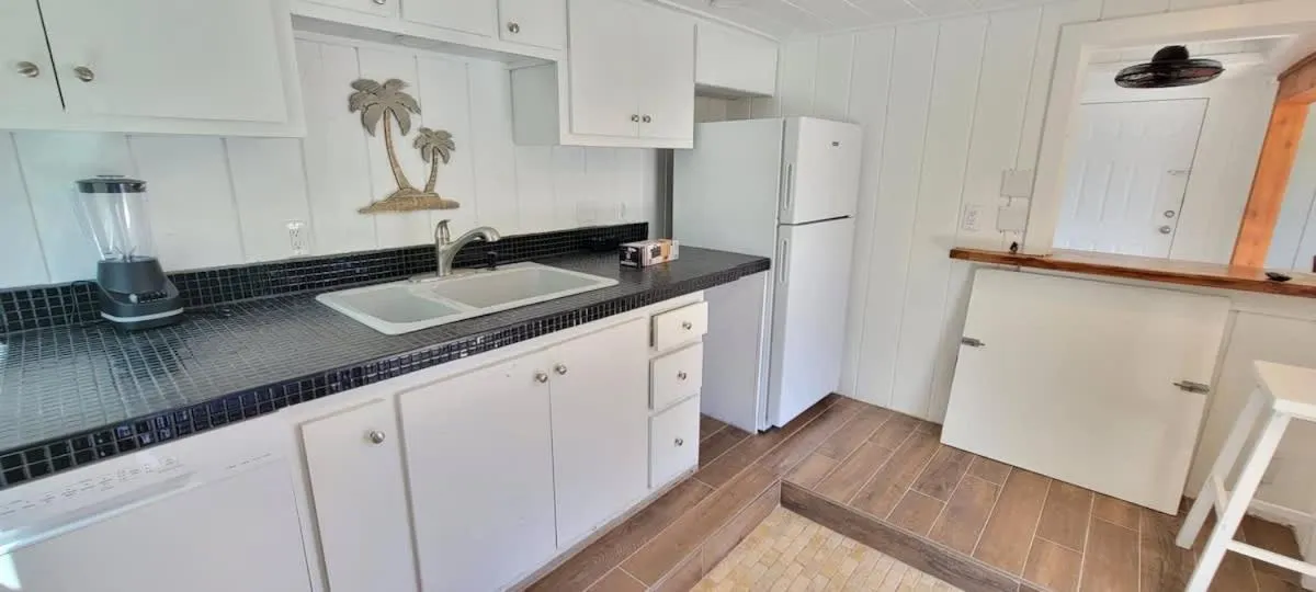 Kitchen or kitchenette in Bahama Mama House