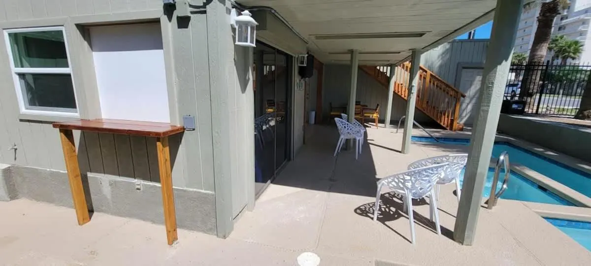 Other in Bahama Mama House