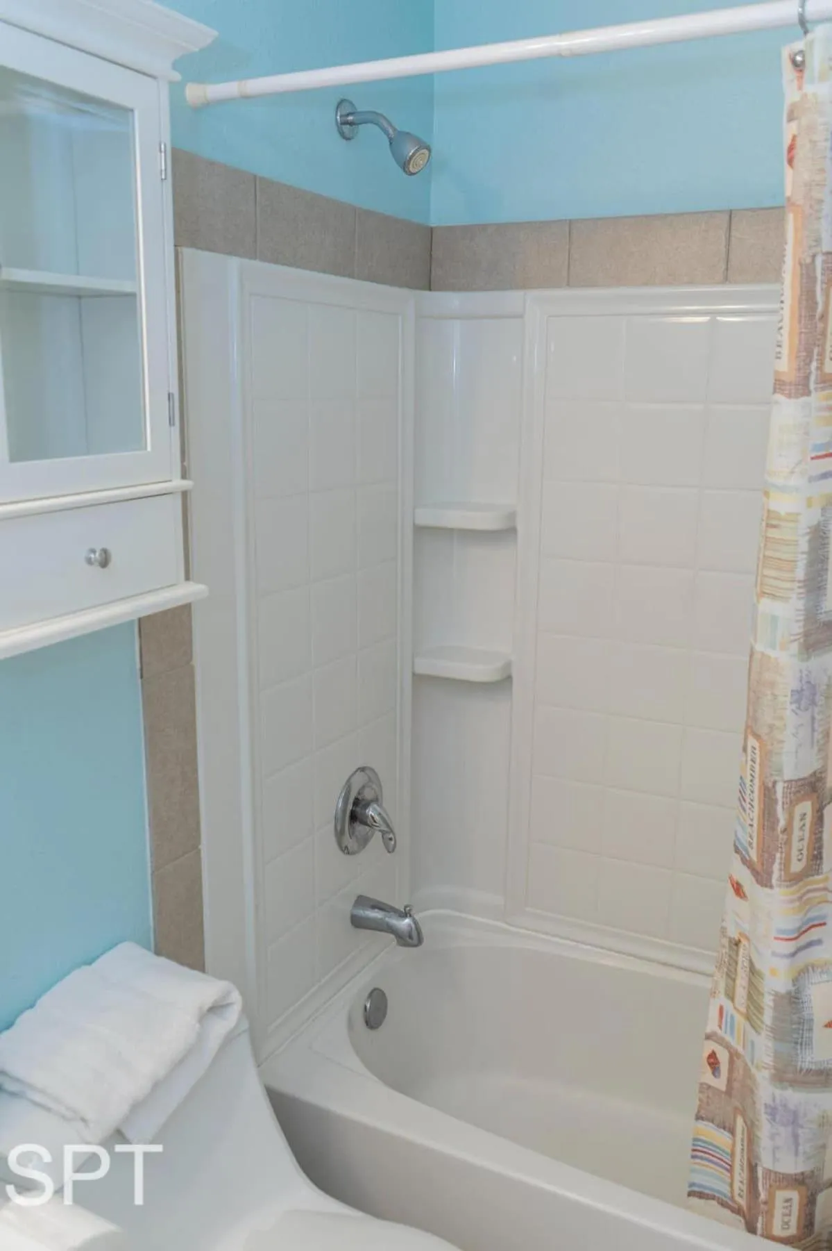 Bathroom in Caribbean Vibes House